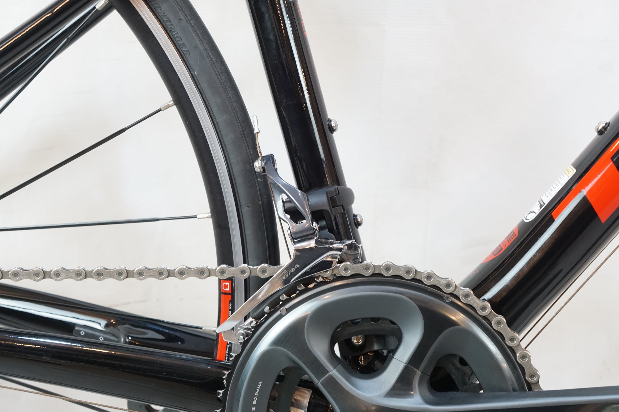 TREK 「トレック」 EMONDA S6 2015年モデル ロードバイク / バイチャリ浦和ベース