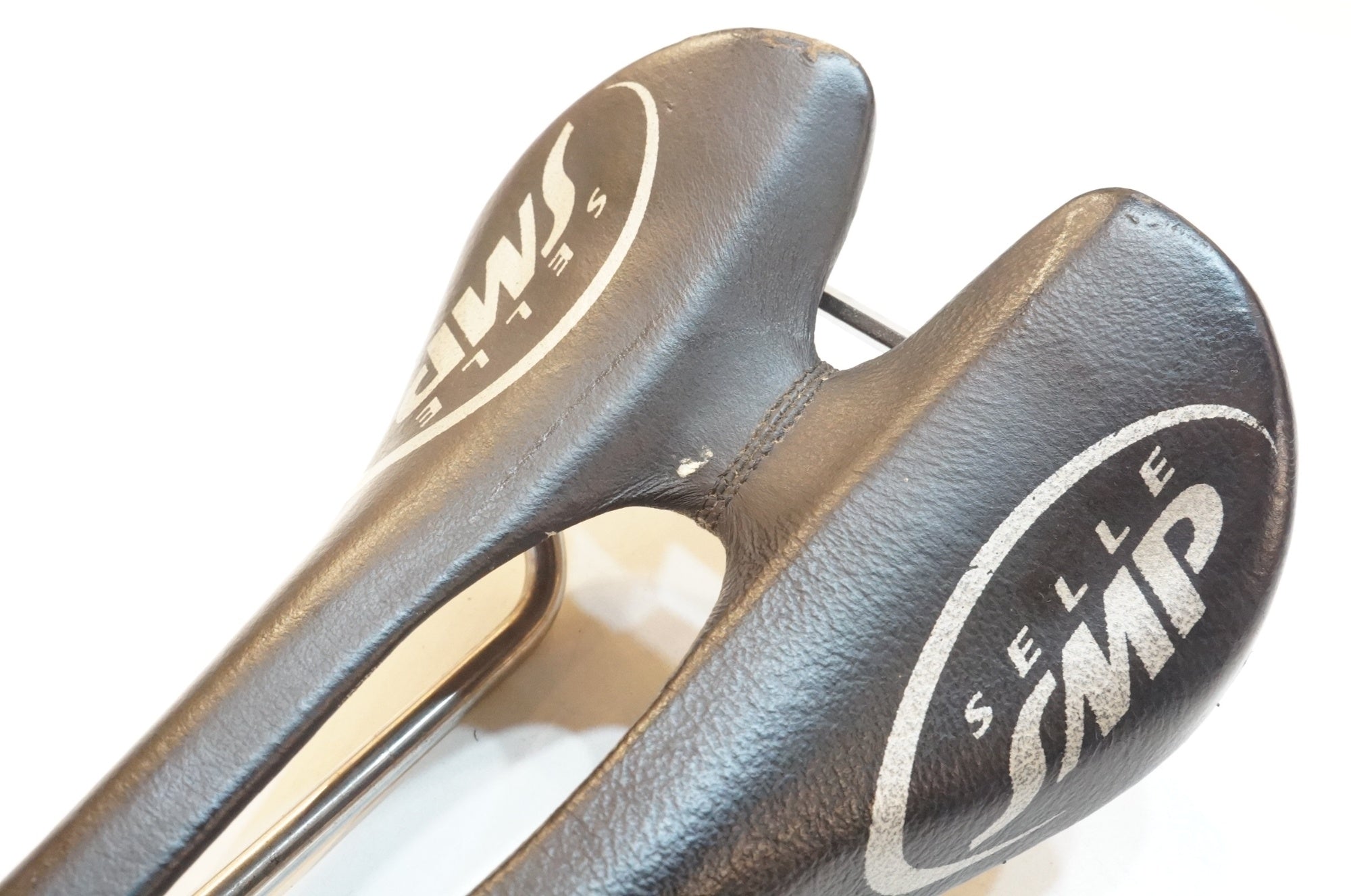 SELLE SMP 「セラエスエムピー」 STRIKE COMPOSIT サドル / バイチャリ浦和ベース