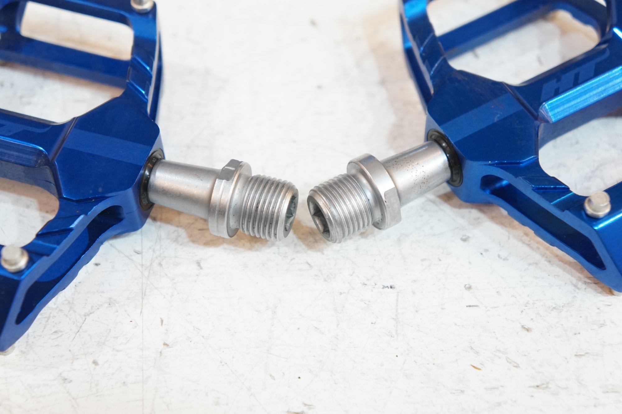 HT 「エイチティー」 AR06 ペダル / バイチャリ浦和ベース