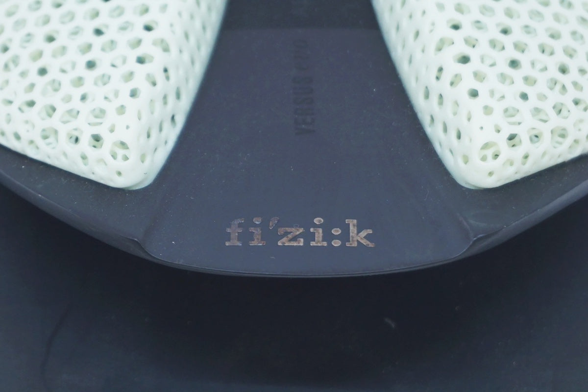 FIZIK 「フィジーク」 VERSUS EVO ADAPTIVE サドル / 大阪美原北インター店