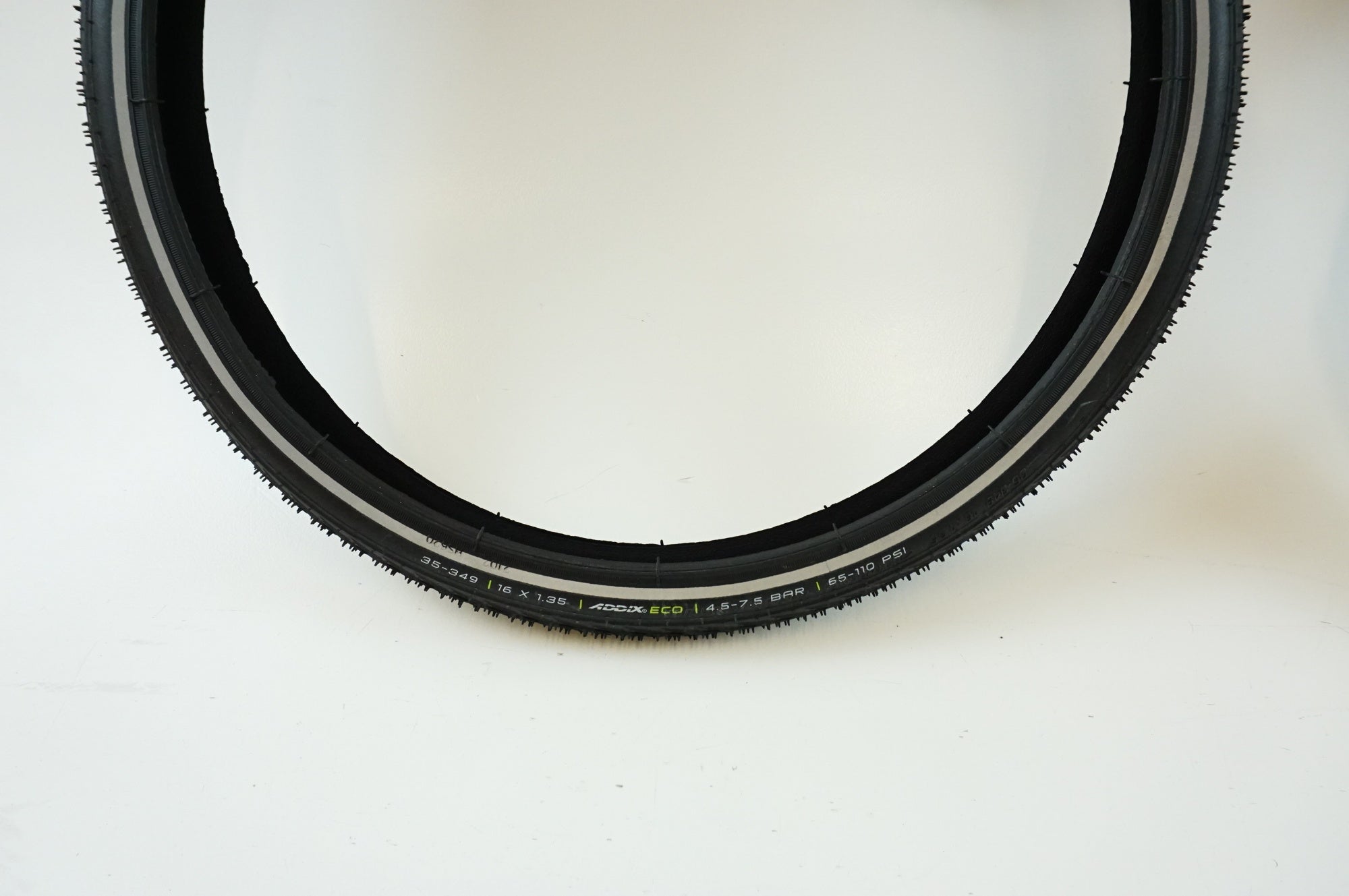 SCHWALBE 「シュワルベ」 マラソン 16X1.35 / 浜松店