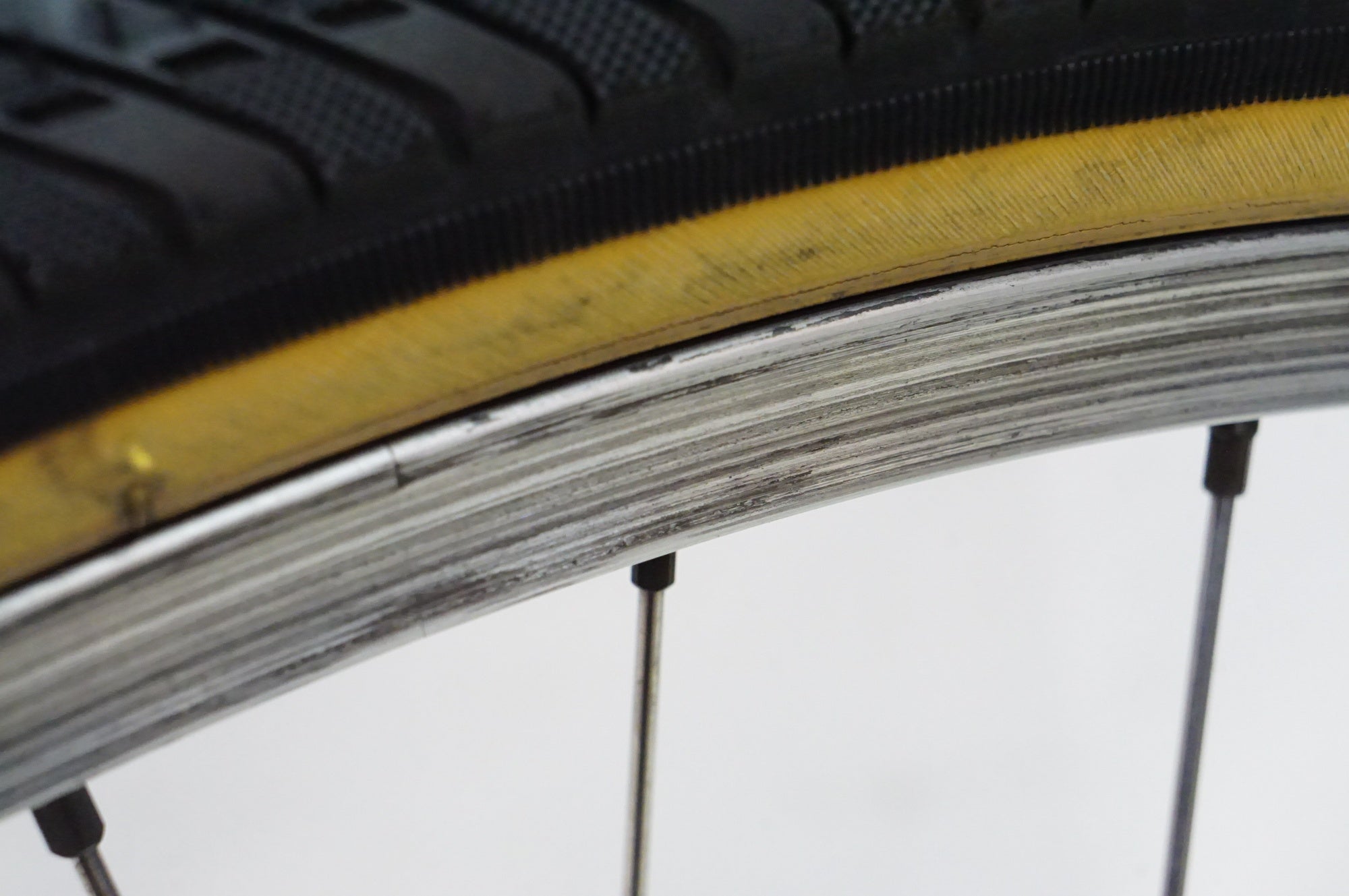 ARAYA 「アラヤ」 VP-20 26インチ リム SHIMANO HB-RM40 ハブ