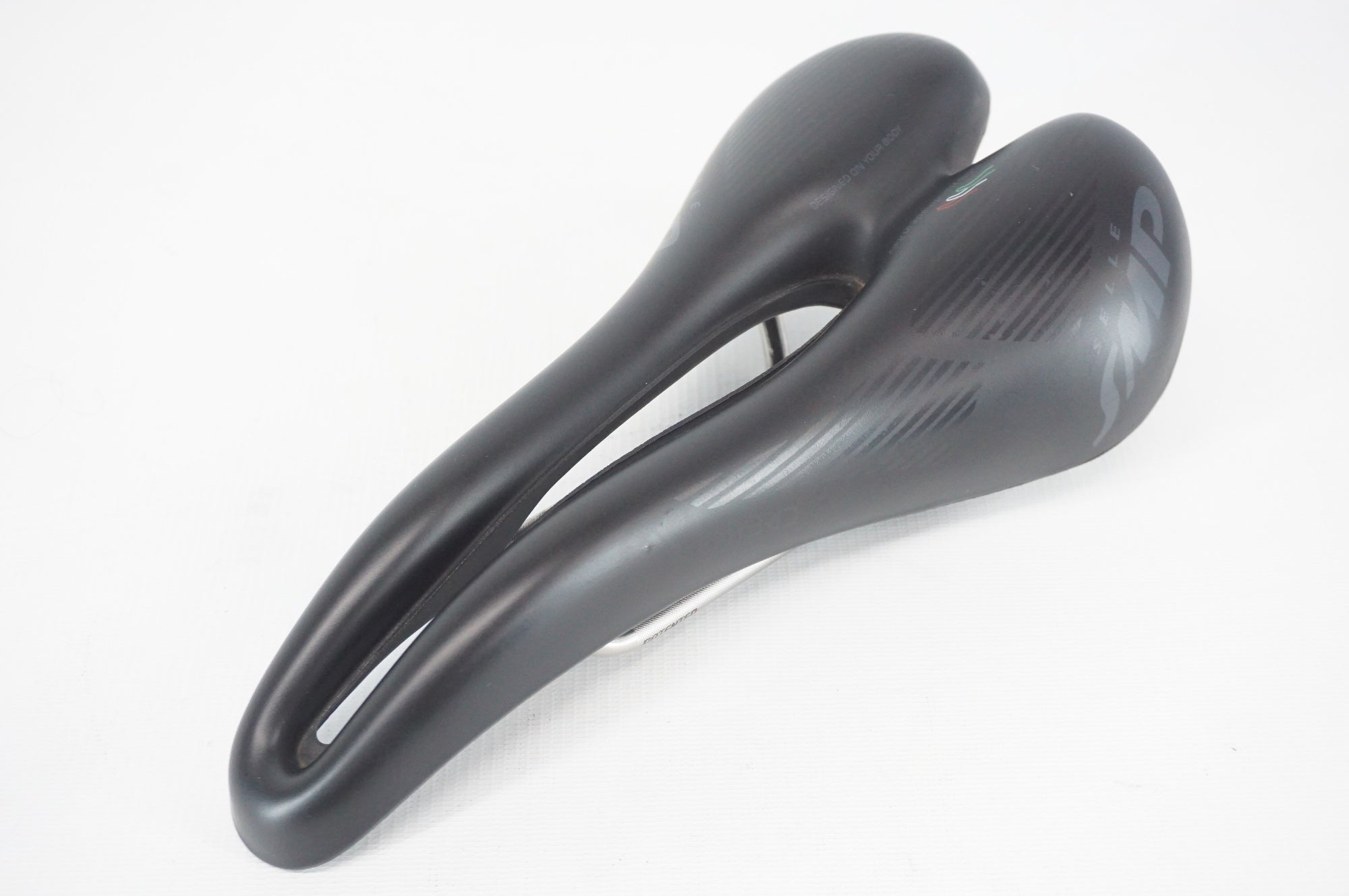 SELLE SMP セラ エスエムピー EVOLUTION 黒色 中古美品 SELLE SMP 「セラエスエムピー」 HYBRID サドル / 阪急塚口店
