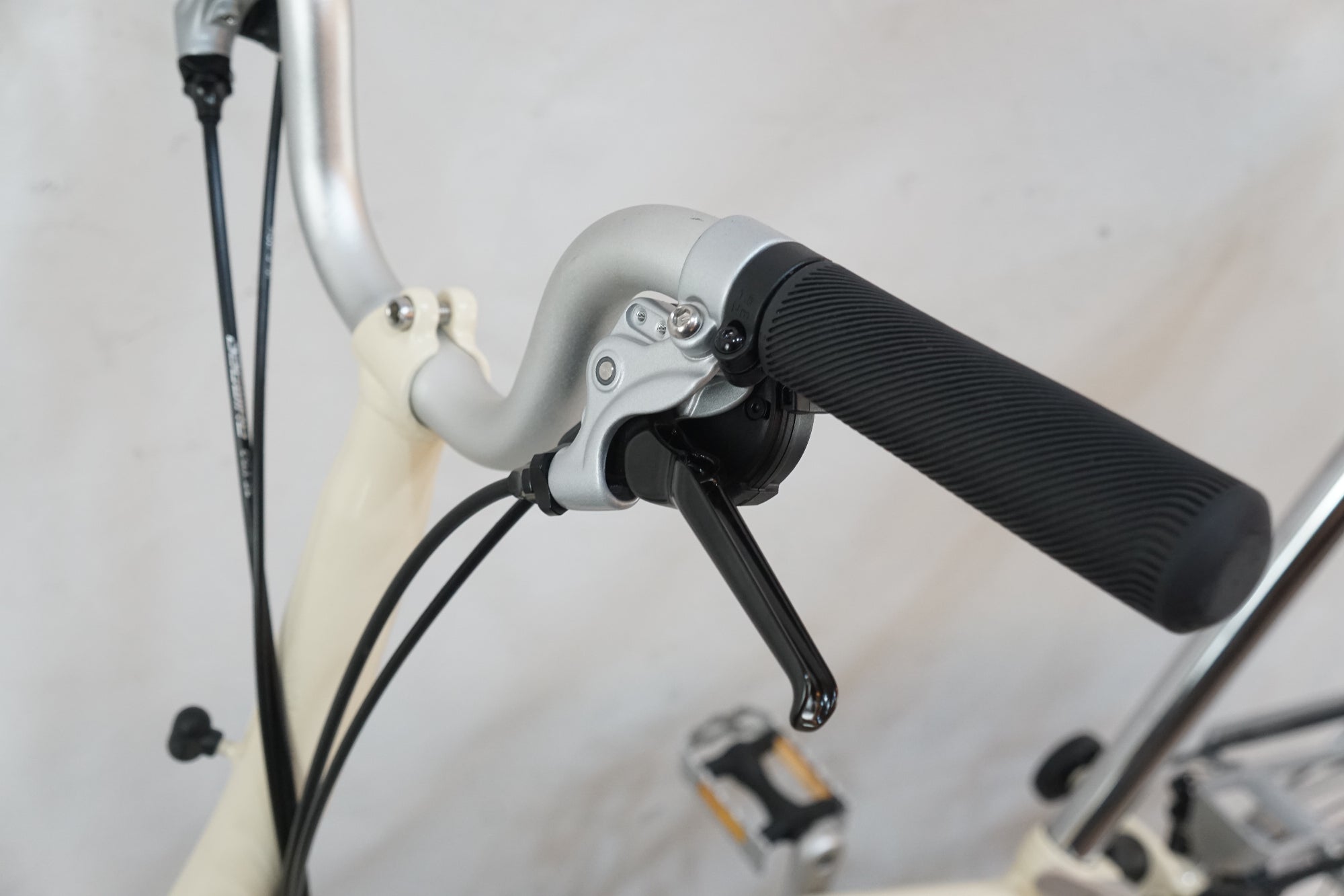 BROMPTON 「ブロンプトン」  Classic Edition INSPIRED BY LONDON 2025年モデル 16インチ 折り畳み自転車 / バイチャリ浦和ベース
