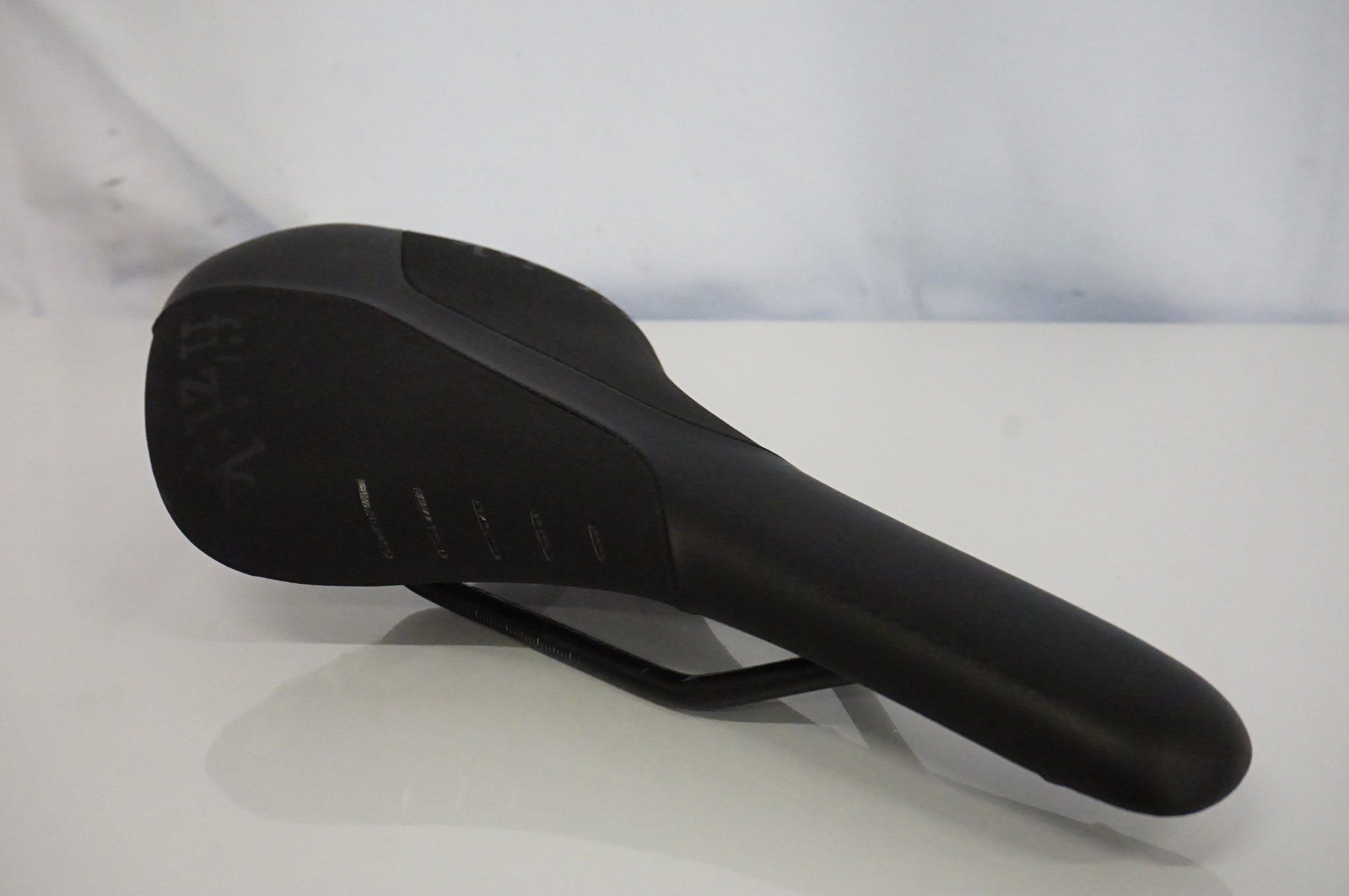 FIZIK 「フィジーク」 ANTARES サドル / 浜松店