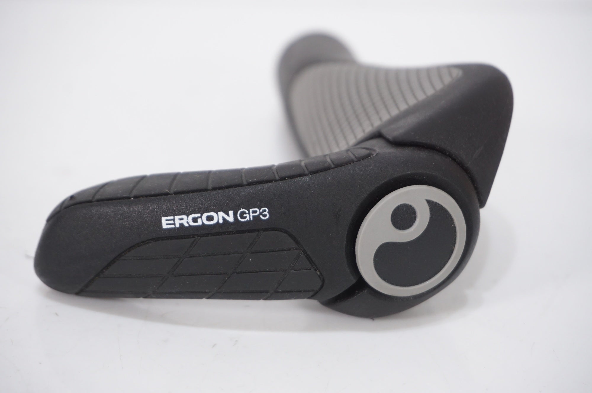 ERGON 「エルゴン」 GP3 グリップ / AKIBA店