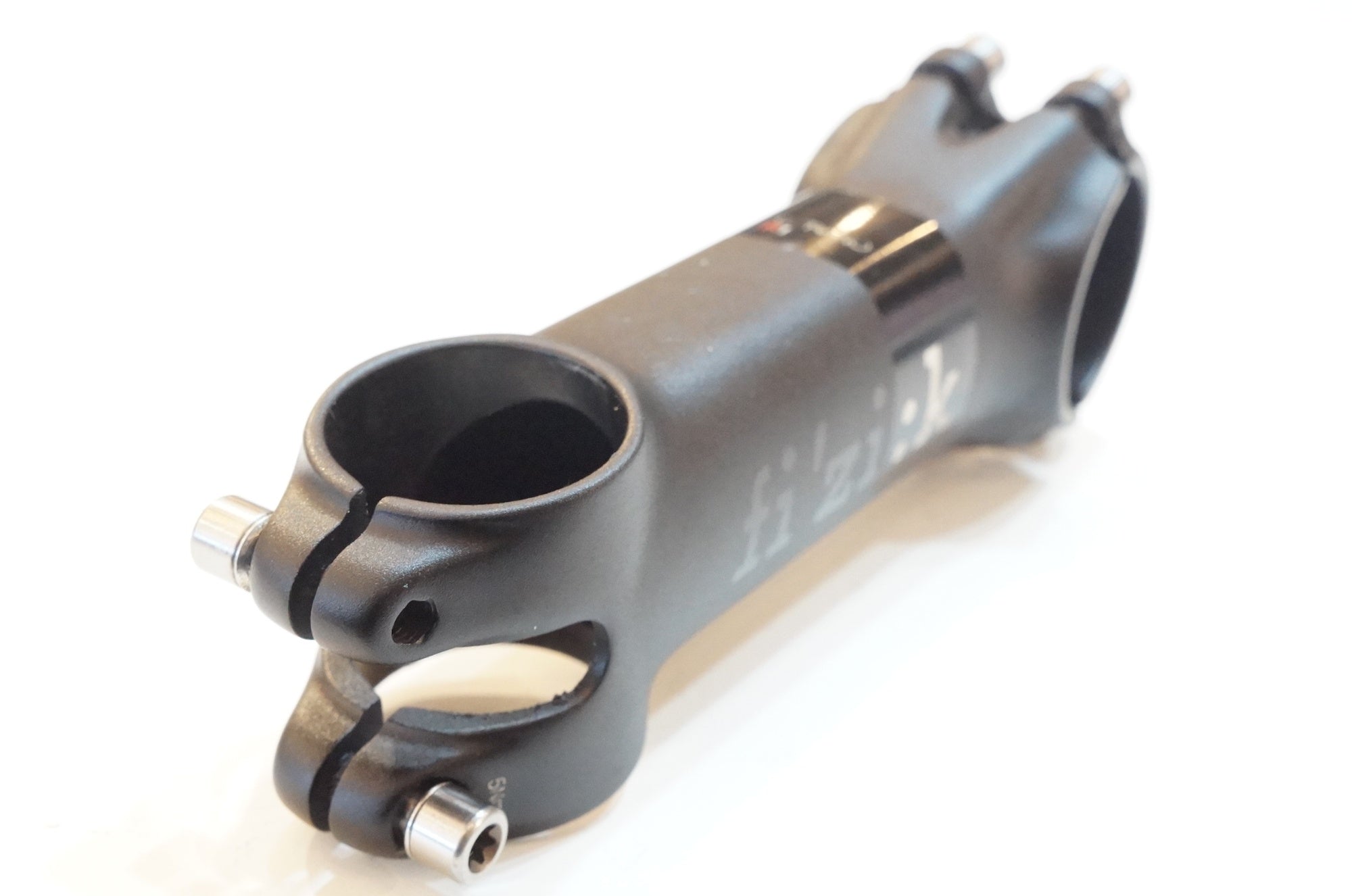 FIZIK 「フィジーク」 CYRANO R1 110mm φ31.8 ステム / 浦和ベース