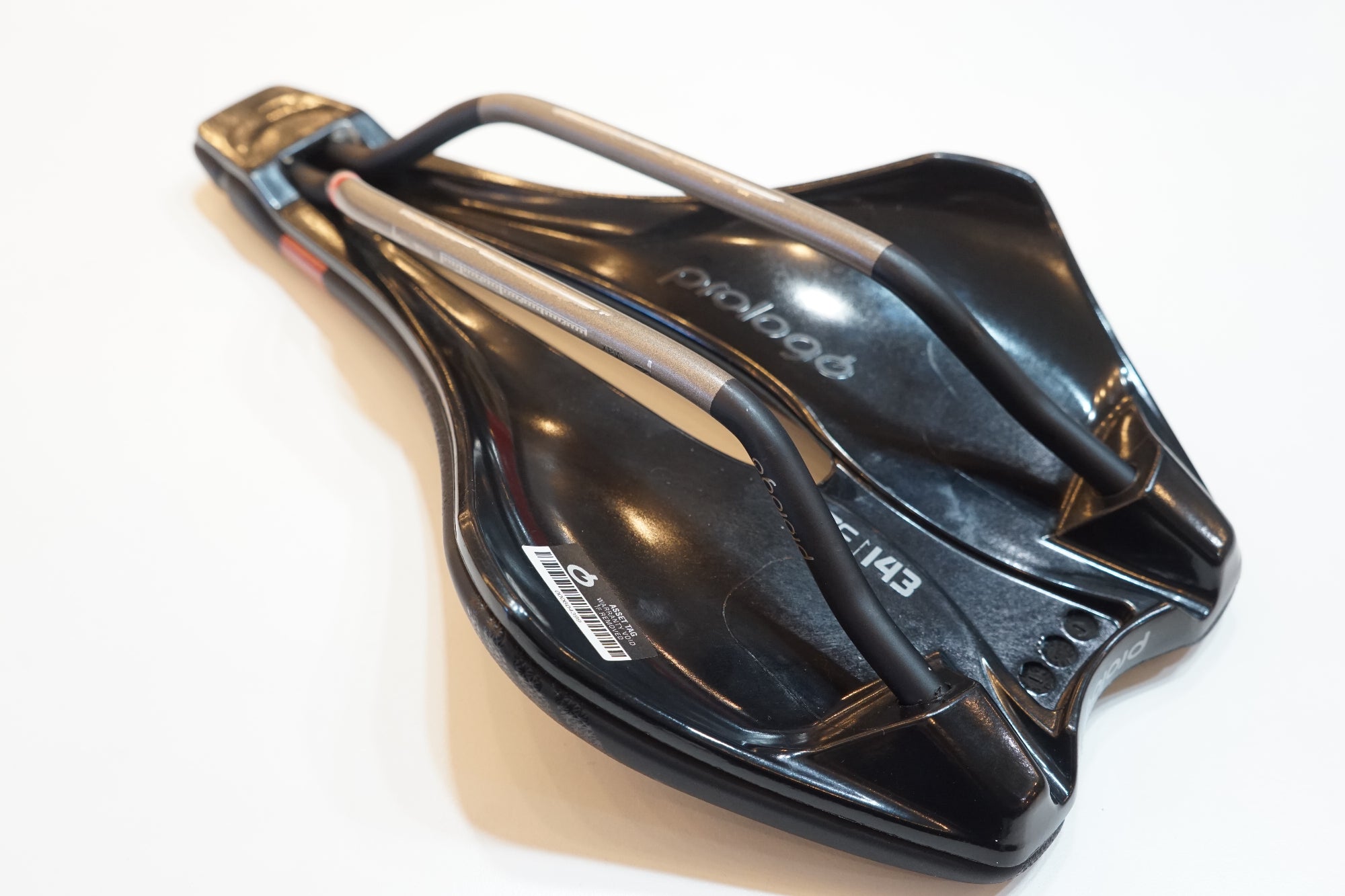 PROLOGO 「プロロゴ」 DIMENSION AGX サドル / バイチャリ浦和ベース