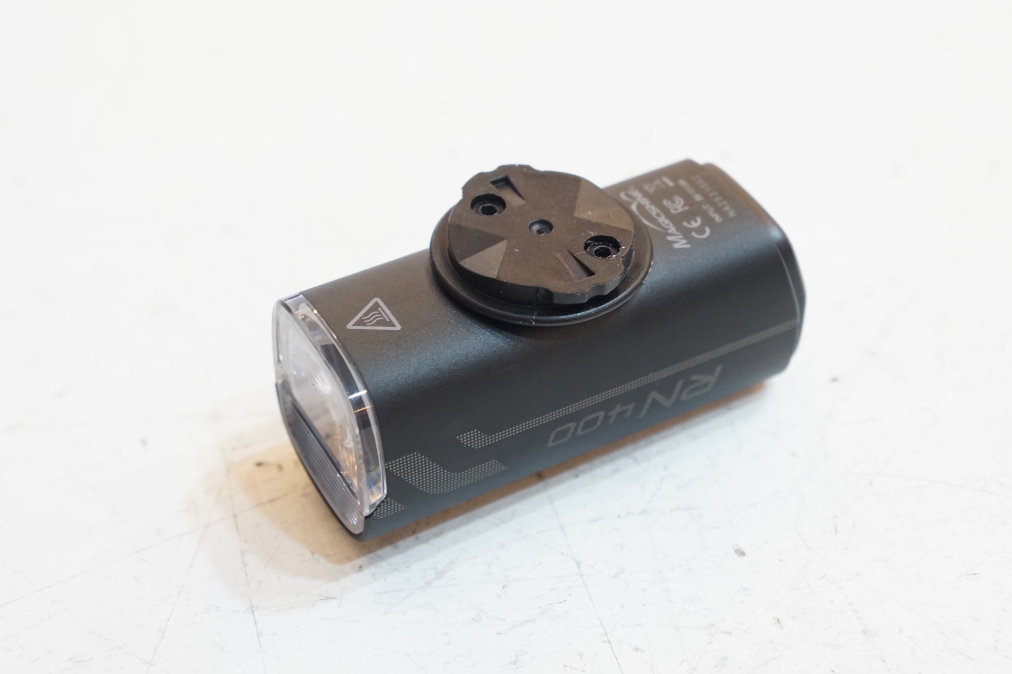 OLIGHT 「オーライト」 RN400 フロントライト / バイチャリ浦和ベース