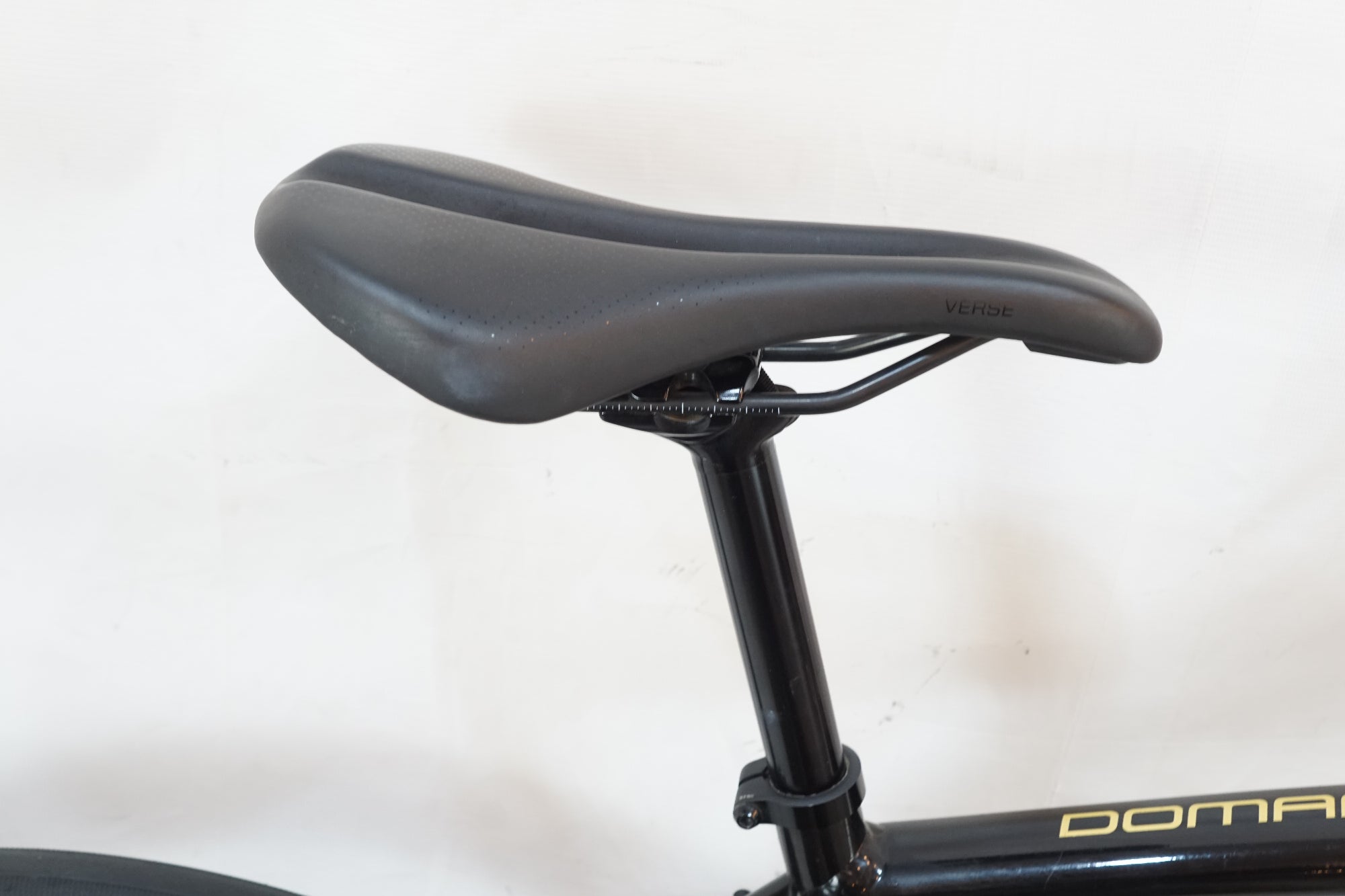 TREK 「トレック」 DOMANE AL2 DISC 2021年モデル ロードバイク / バイチャリ浦和ベース