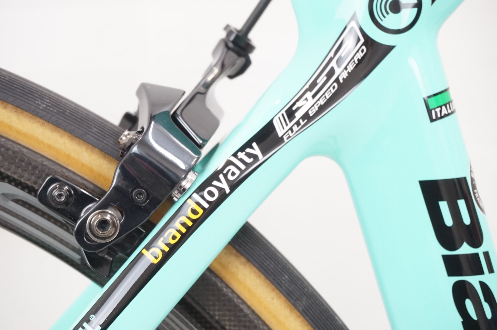 BIANCHI 「ビアンキ」 OLTRE XR4 TEAM LOTTO JUMBO 2018年モデル