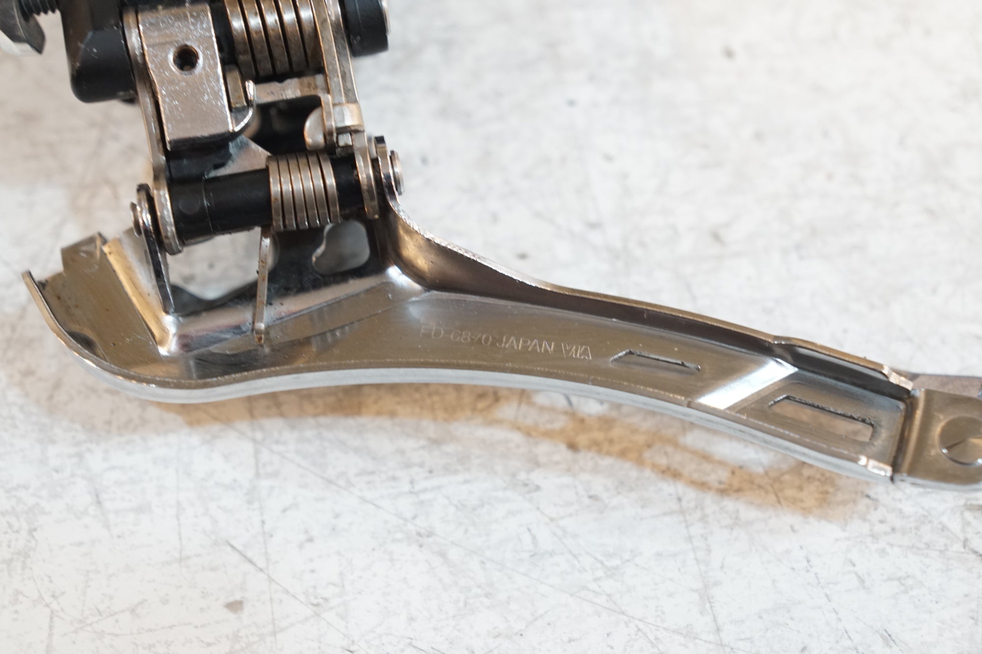 SHIMANO 「シマノ」 ULTEGRA FD-6870 フロントディレイラー
