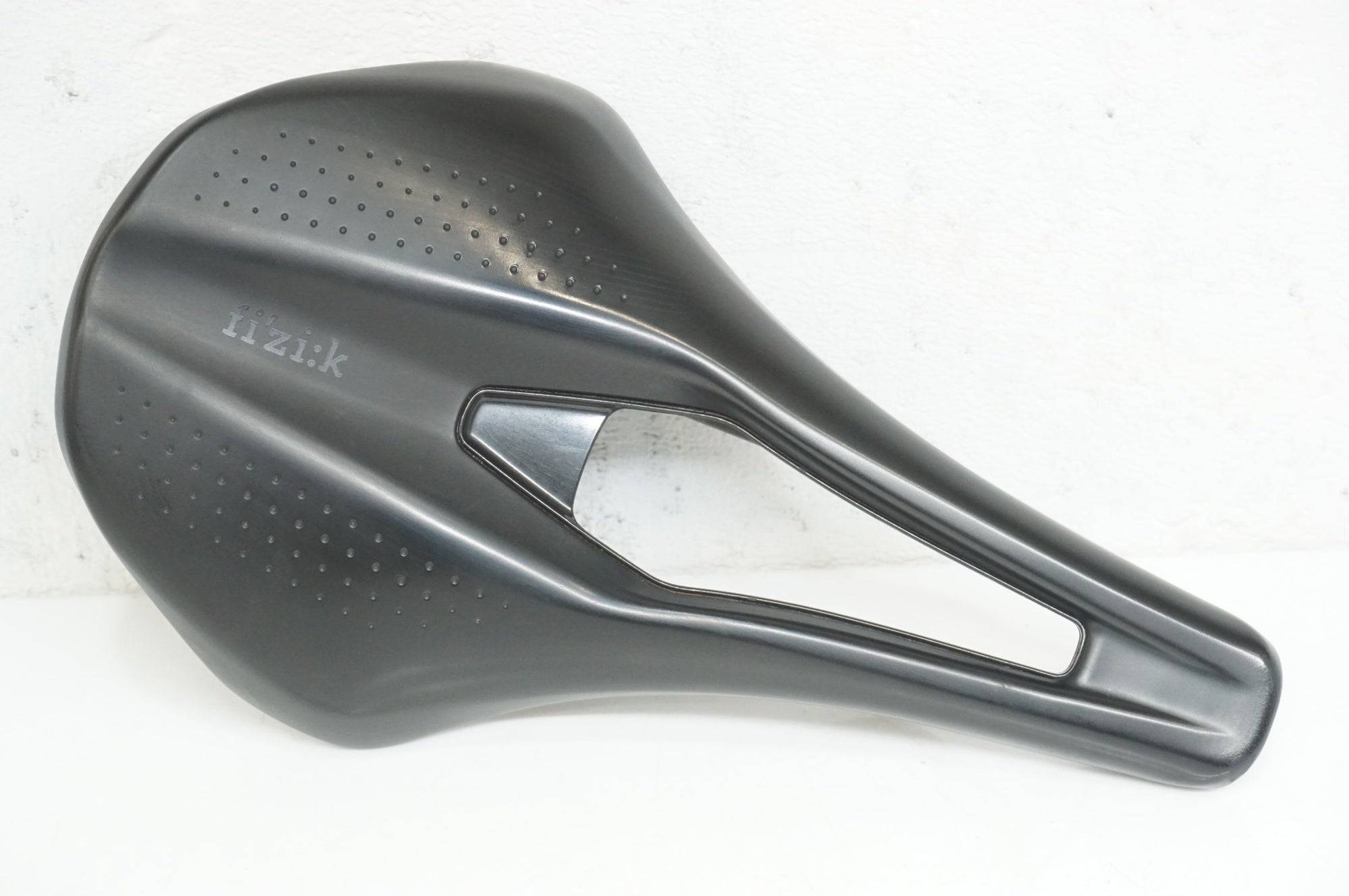 FIZIK 「フィジーク」 ARGO TEMPO R3 KIUM 150mm サドル / 大宮店