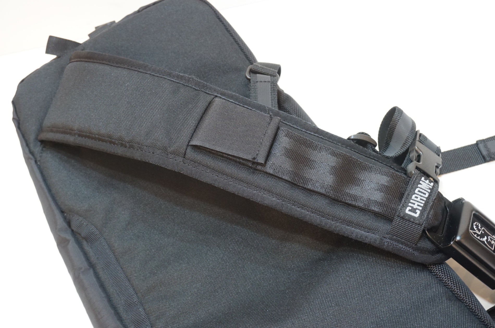 CHROME 「クローム」 KADET MESSENGER ボディバッグ/ 浦和ベース