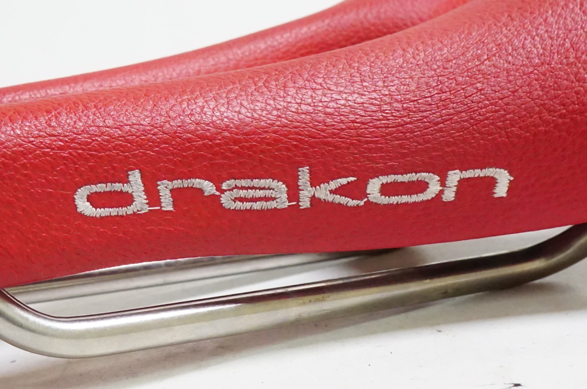 SELLE SMP 「セラ エスエムピー」 DRAKON サドル / 熊谷本店