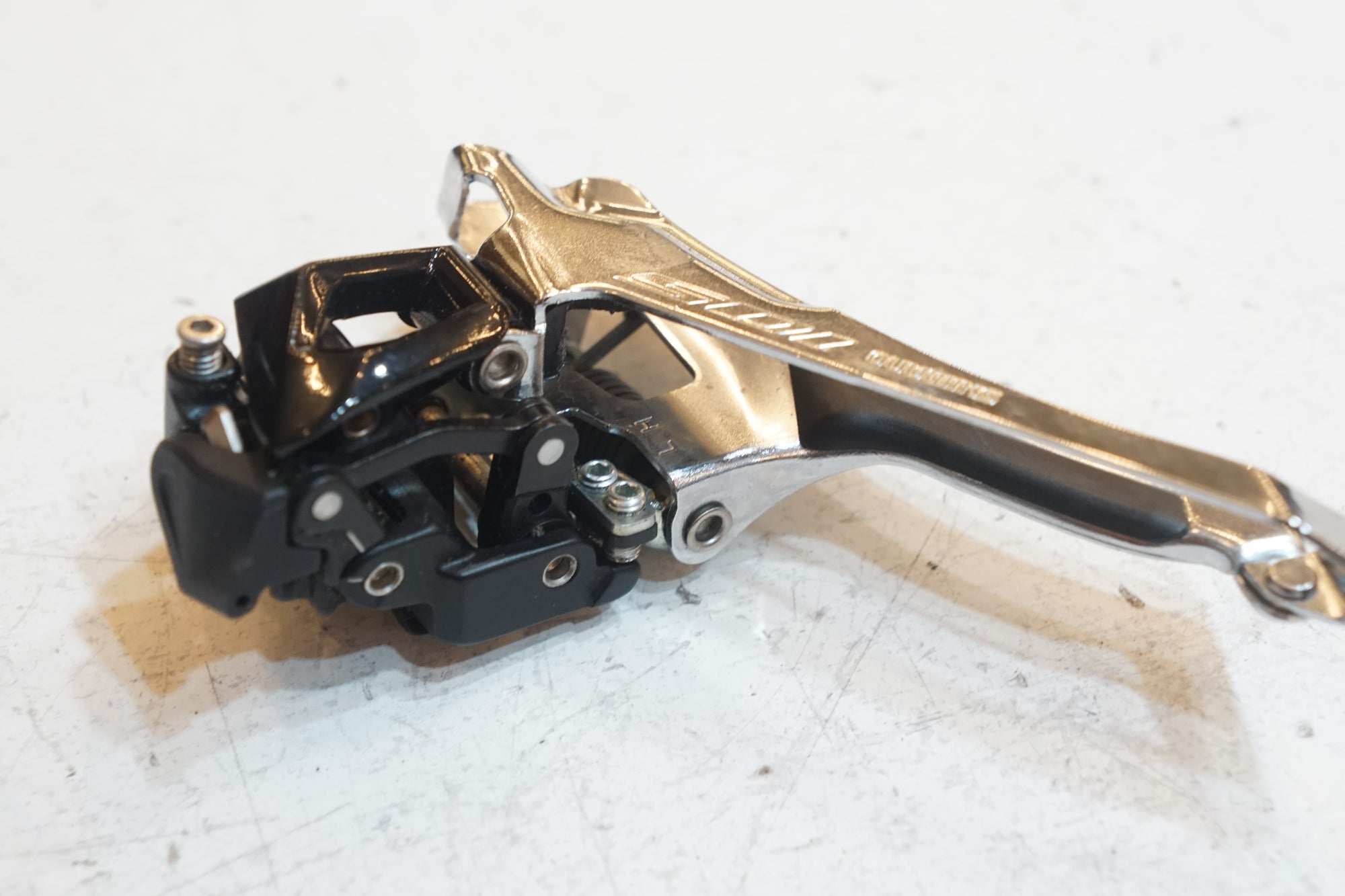 SHIMANO 「シマノ」 105 FD-R7000 フロントディレイラー / バイチャリ浦和ベース