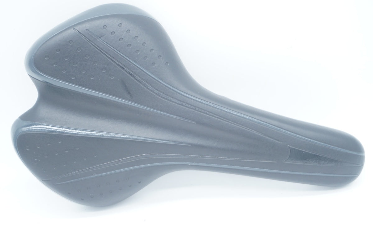 VELO 「ベロ」 サドル / 滋賀大津店