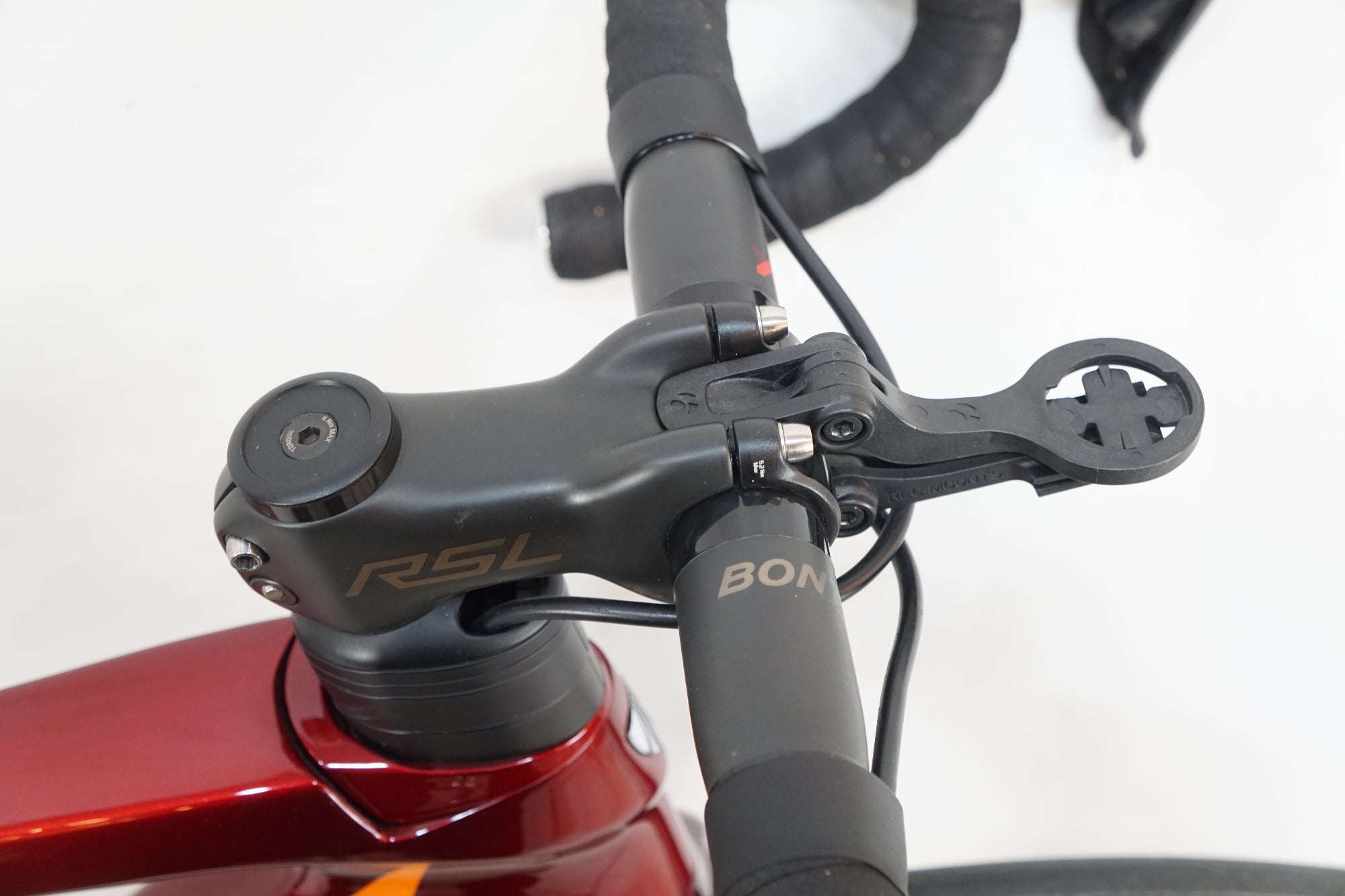 TREK 「トレック」 EMONDA SLR7 2022年モデル ロードバイク