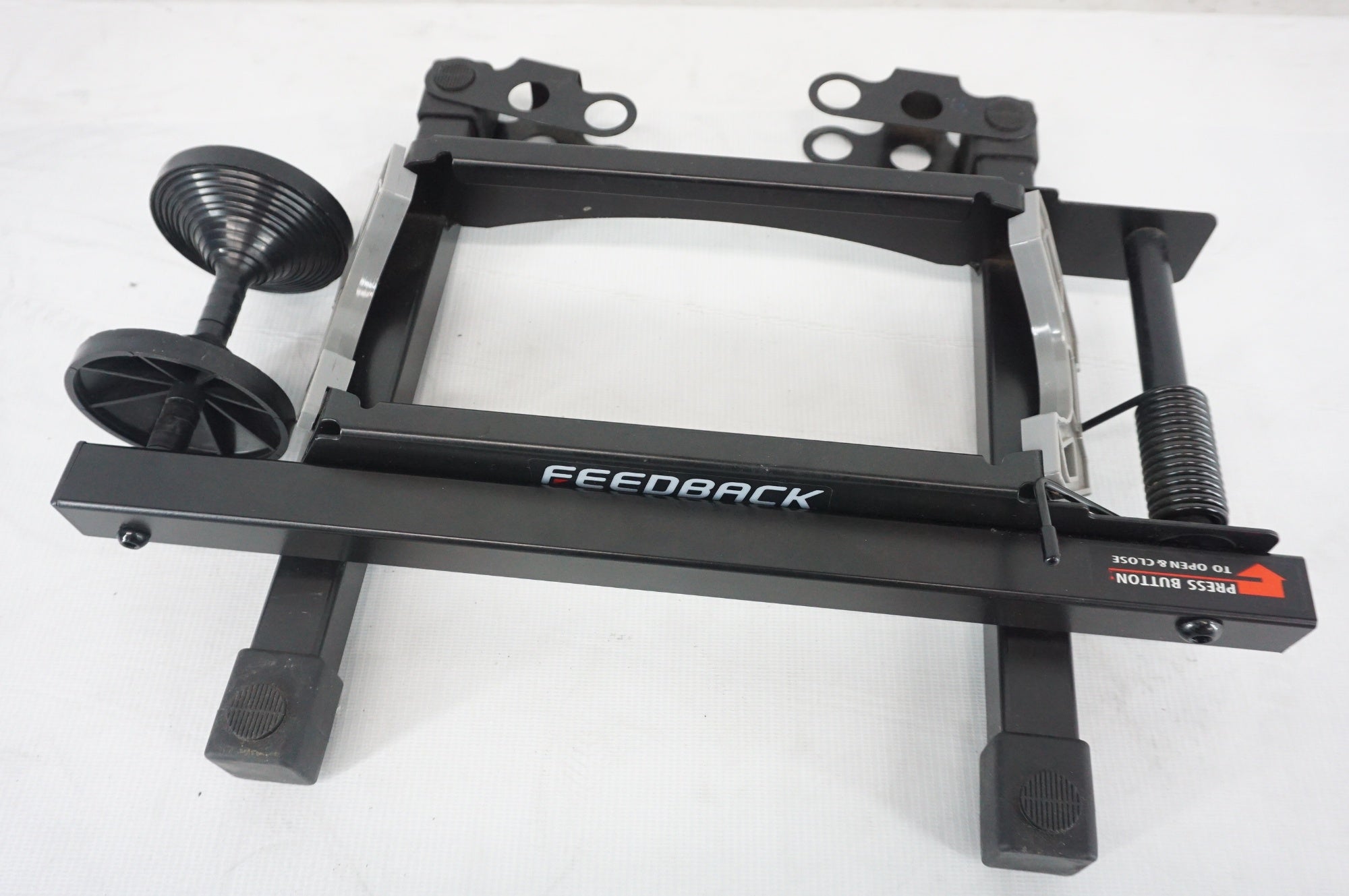 FEEDBACK SPORTS 「フィードバックスポーツ」 スタンド / 阪急塚口店