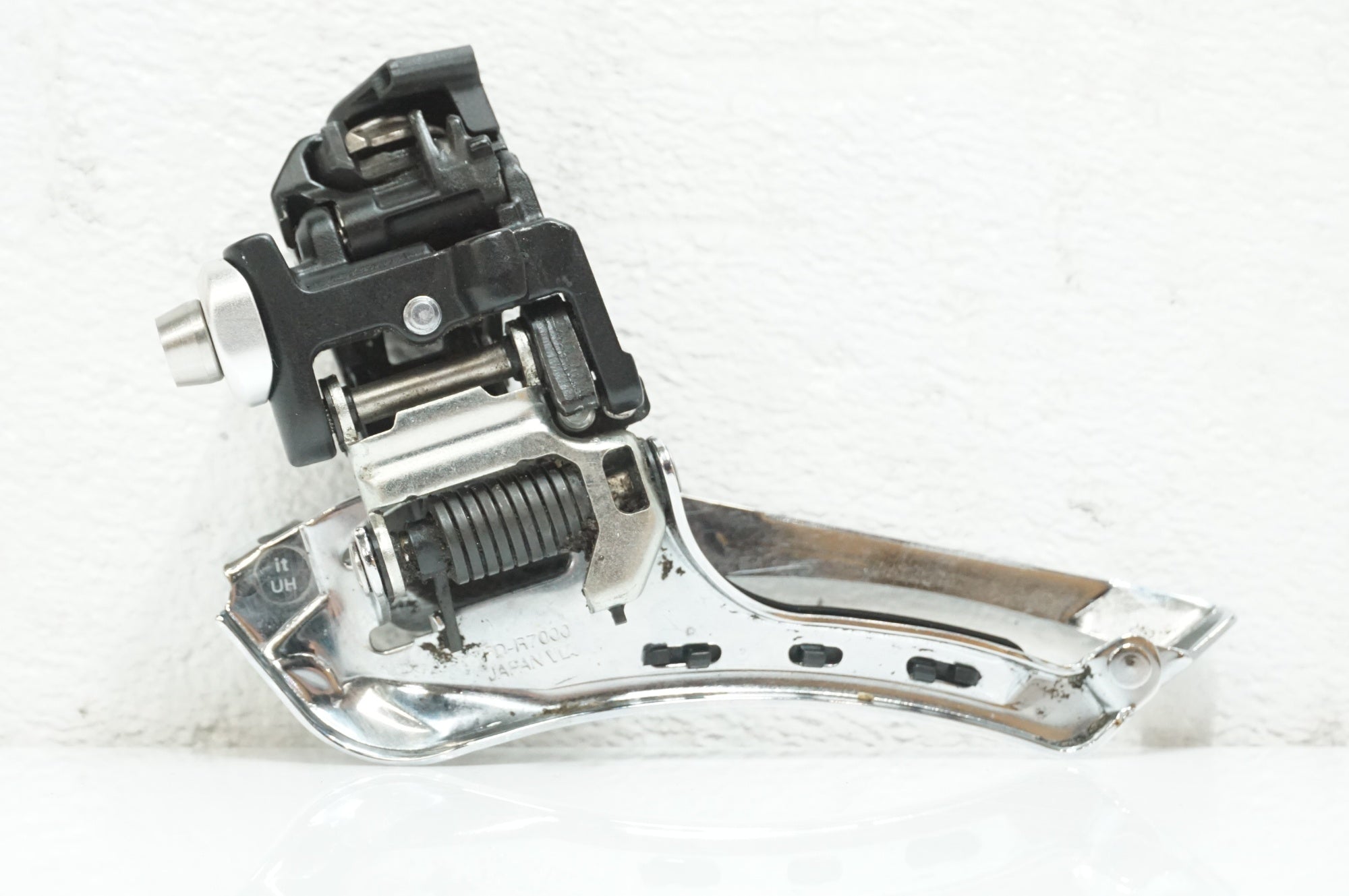 SHIMANO 「シマノ」 105 FD-R7000 直付け 95g フロントディレイラー