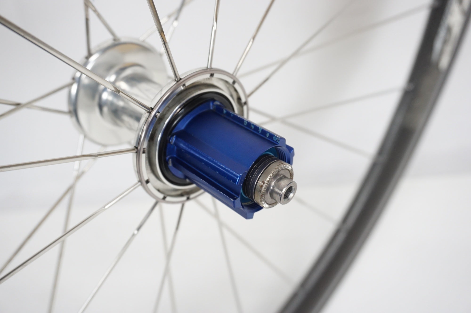 ZIPP 「ジップ」 303 TU カンパニョーロフリー リアホイール