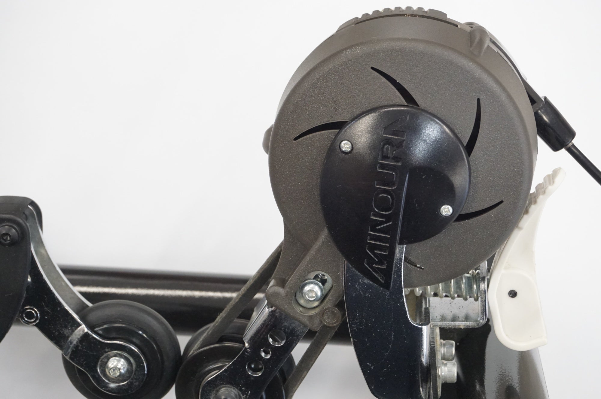 MINOURA ミノウラ RDA2429 リムドライブ サイクルトレーナー Amazon | MINOURA(ミノウラ) RDA2429-R 固定式サイクル