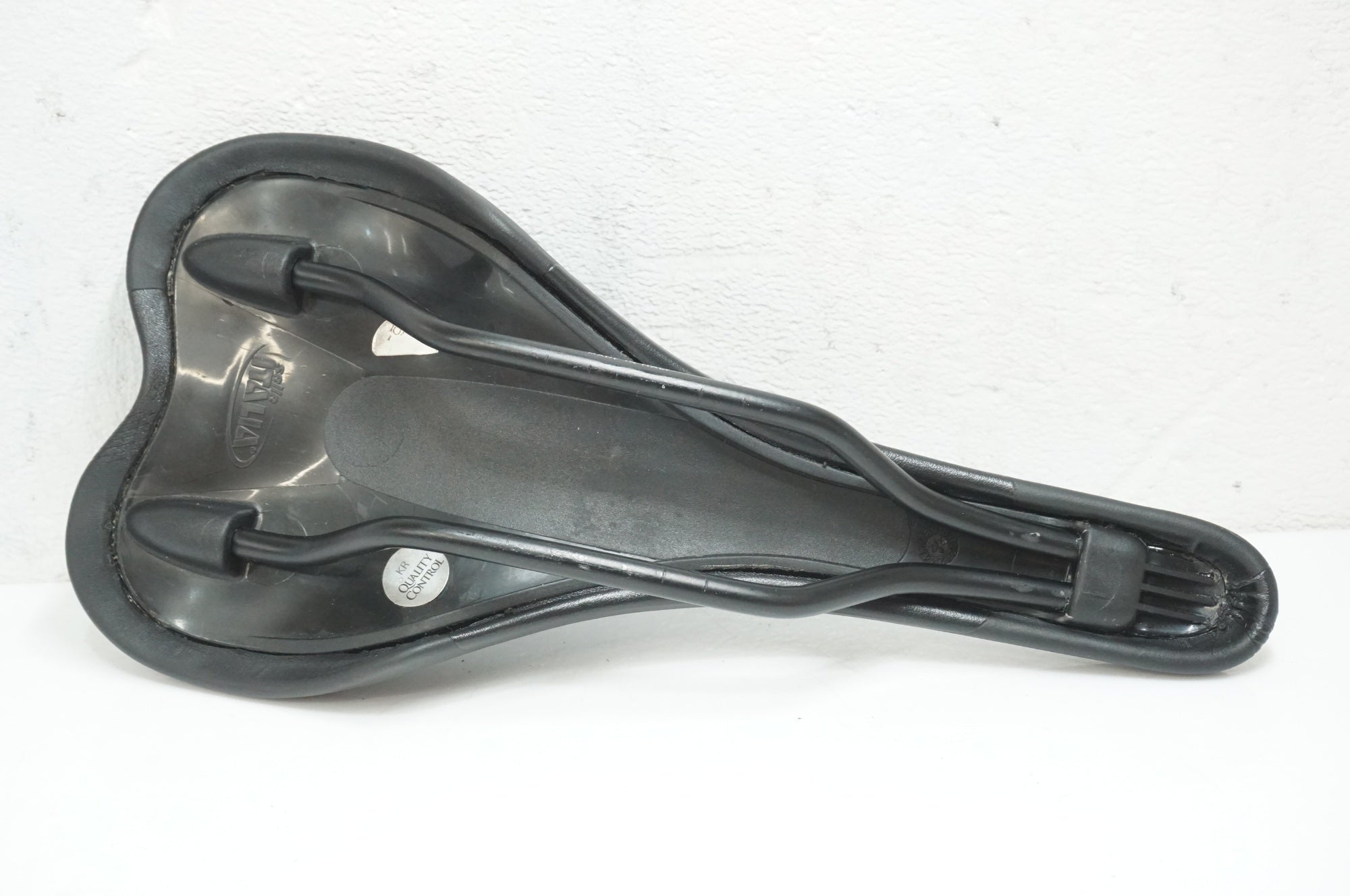 SELLE ITALIA 「セライタリア」 X-1 295g サドル / 大宮店