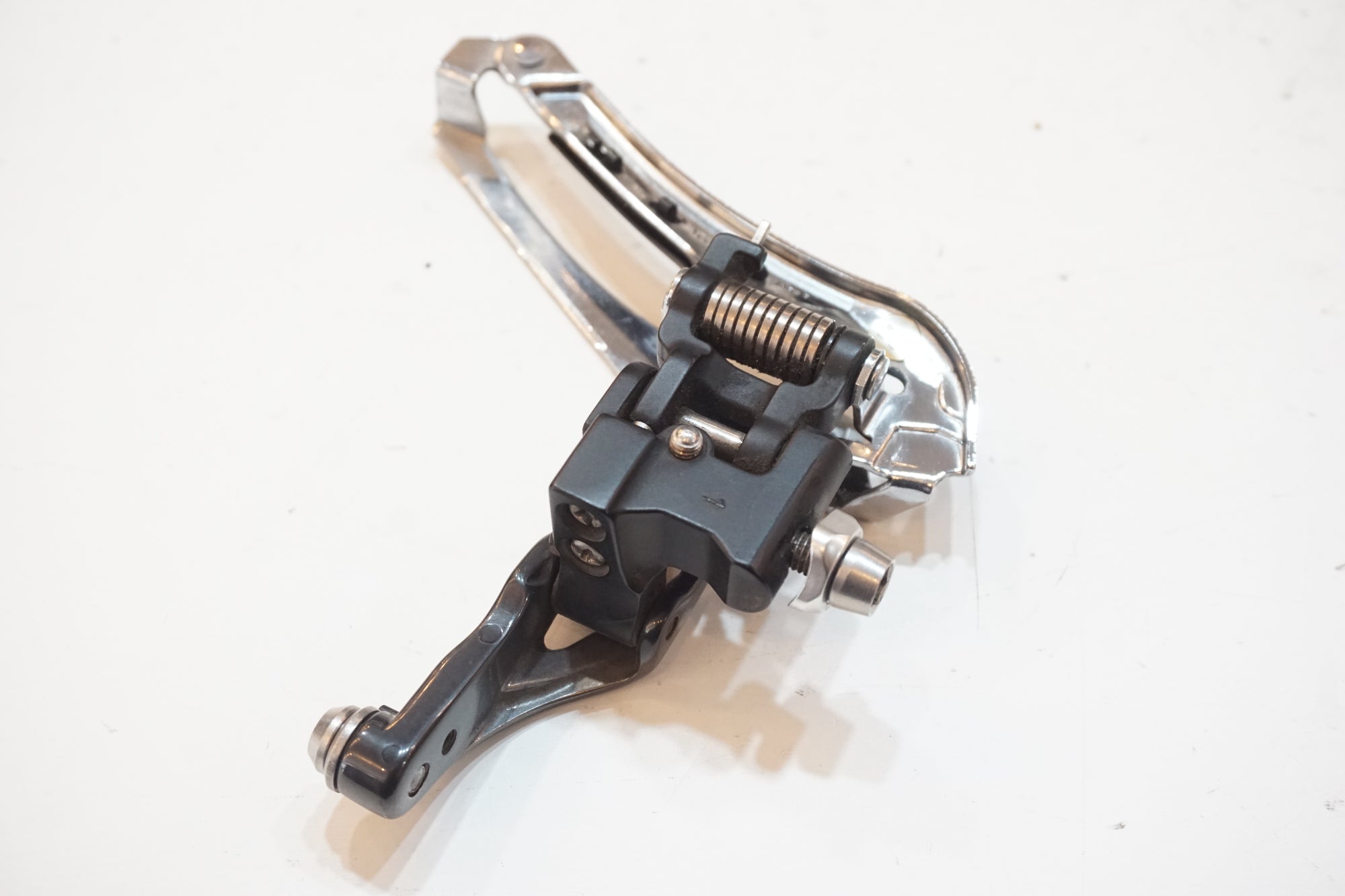 SHIMANO 「シマノ」 ULTEGRA FD-6800 フロントディレイラー / バイチャリ浦和ベース