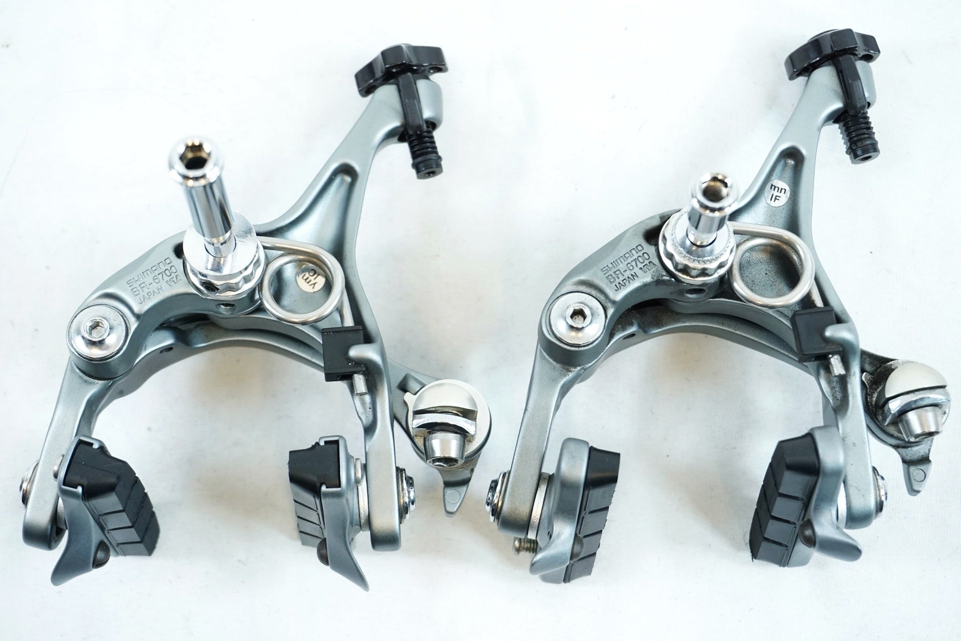 Shimano ULTEGRA キャリパーブレーキ　8100 SHIMANO 「シマノ」 ULTEGRA BR-6700 キャリパーブレーキ / 有明