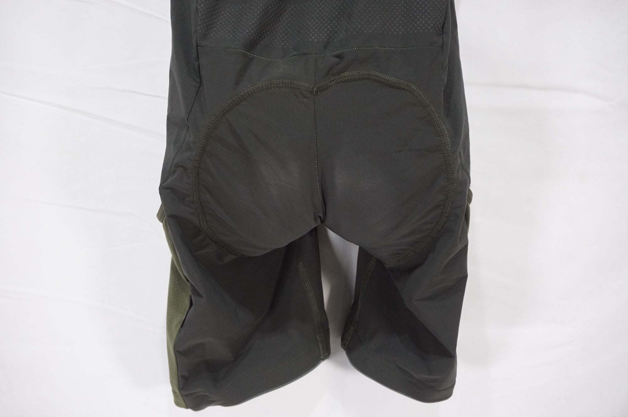 RAPHA 「ラファ」 CARGO BIB SHORTS Sサイズ ビブショーツ / AKIBA店