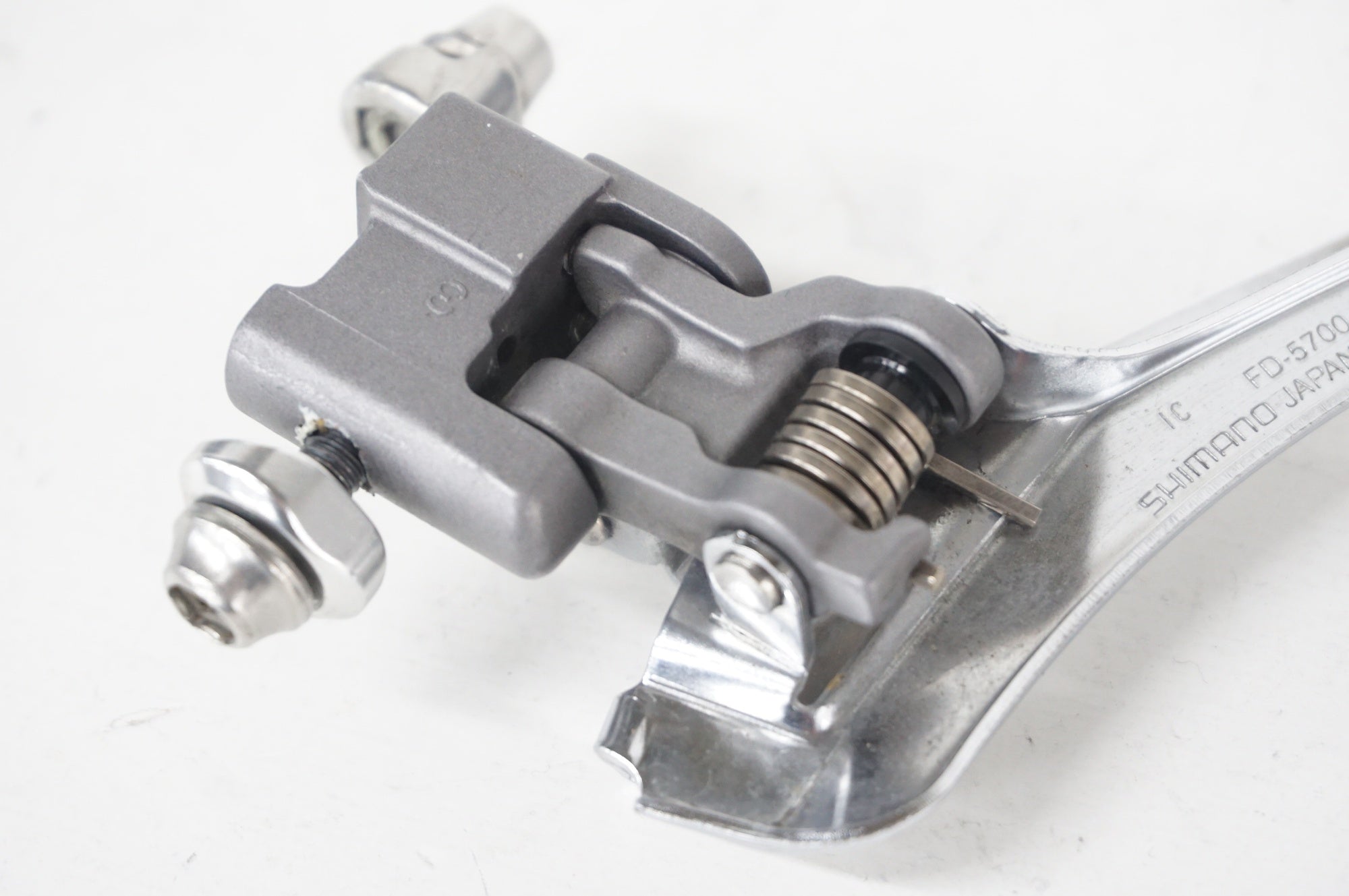 SHIMANO 「シマノ」  105 FD-5700 フロントディレイラー / 阪急塚口店