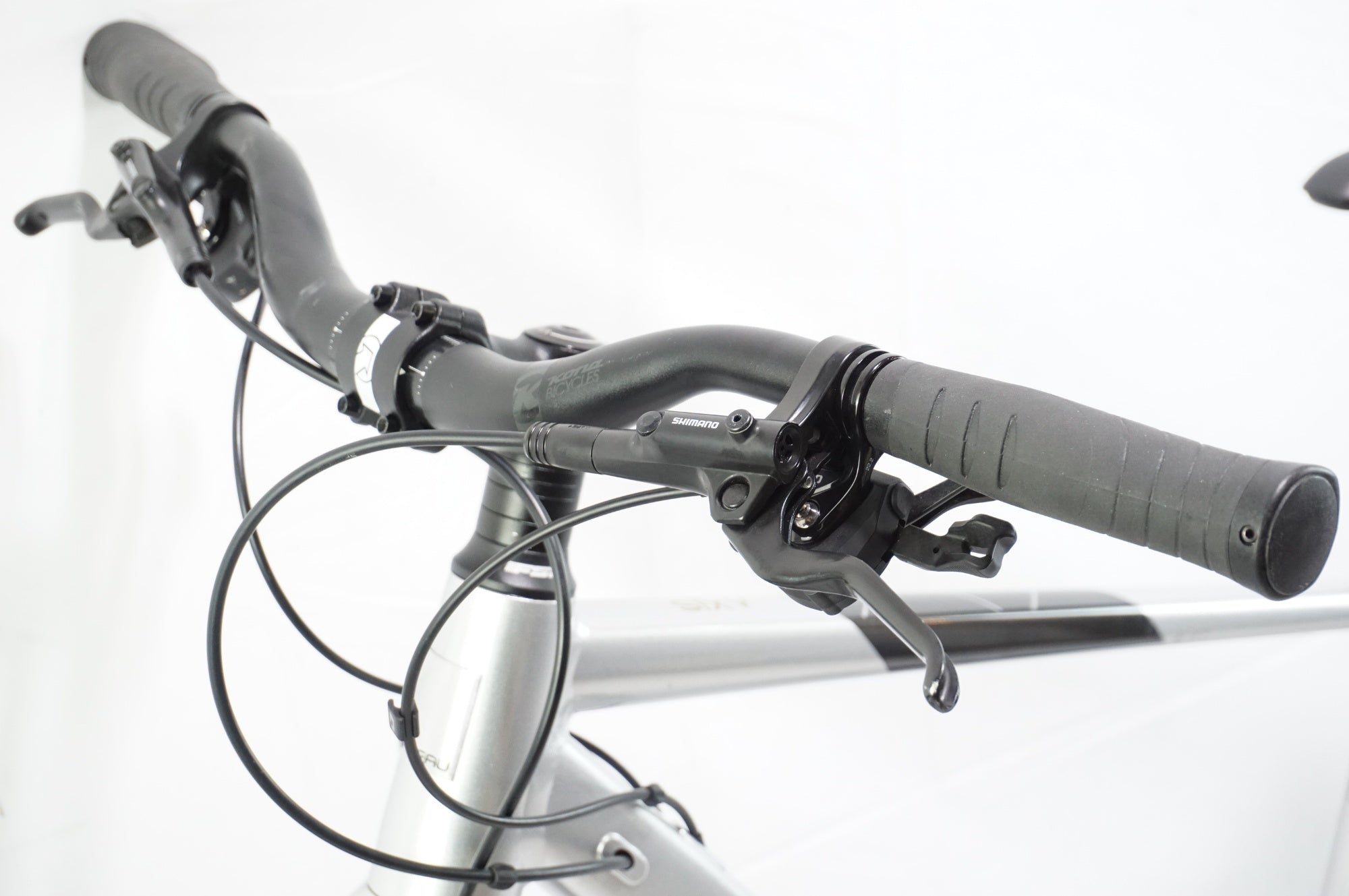GARNEAU 「ガノー」 AXIS F3 ULTEGRA カスタム 2021年モデル クロスバイク / 中目黒店