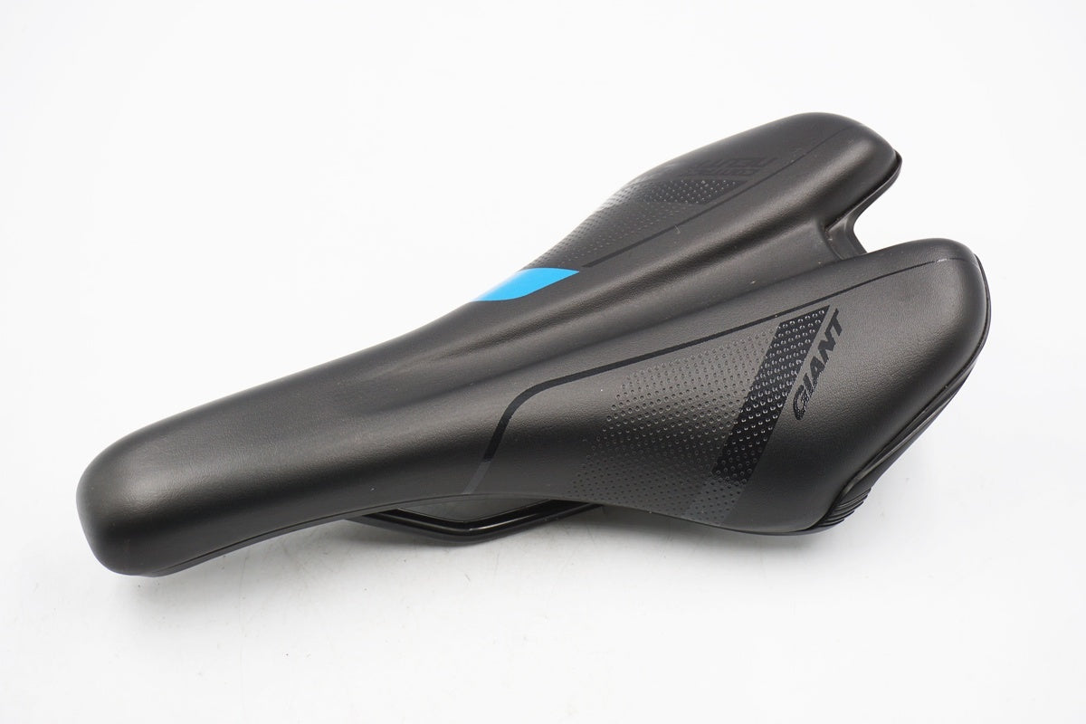 GIANT 「ジャイアント」  CONTACT COMFORT サドル / 奈良店