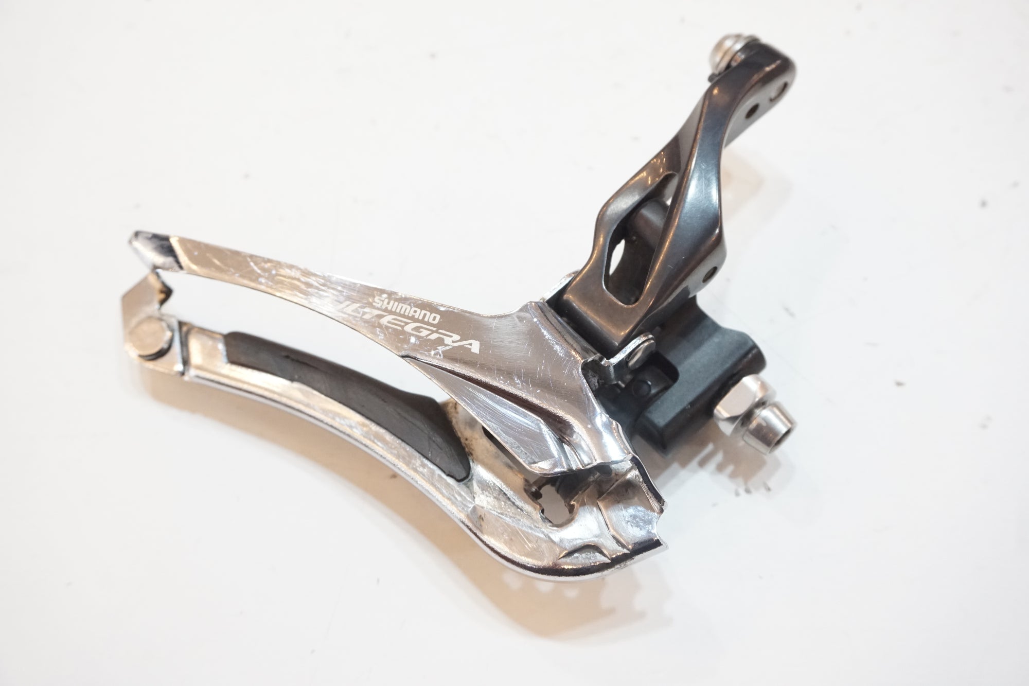 SHIMANO 「シマノ」 ULTEGRA FD-6800 フロントディレイラー / バイチャリ浦和ベース