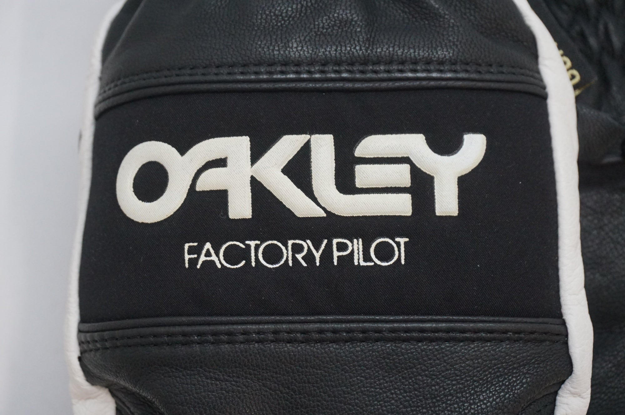 OAKLEY 「オークリー」 FACTORY WINTER MITT Mサイズ グローブ / 福岡アイランドシティ店