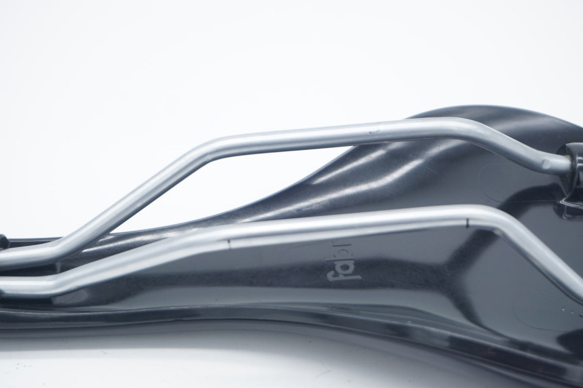 FABRIC 「ファブリック」 SCOOP SHALLOW FLAT サドル / 滋賀大津店