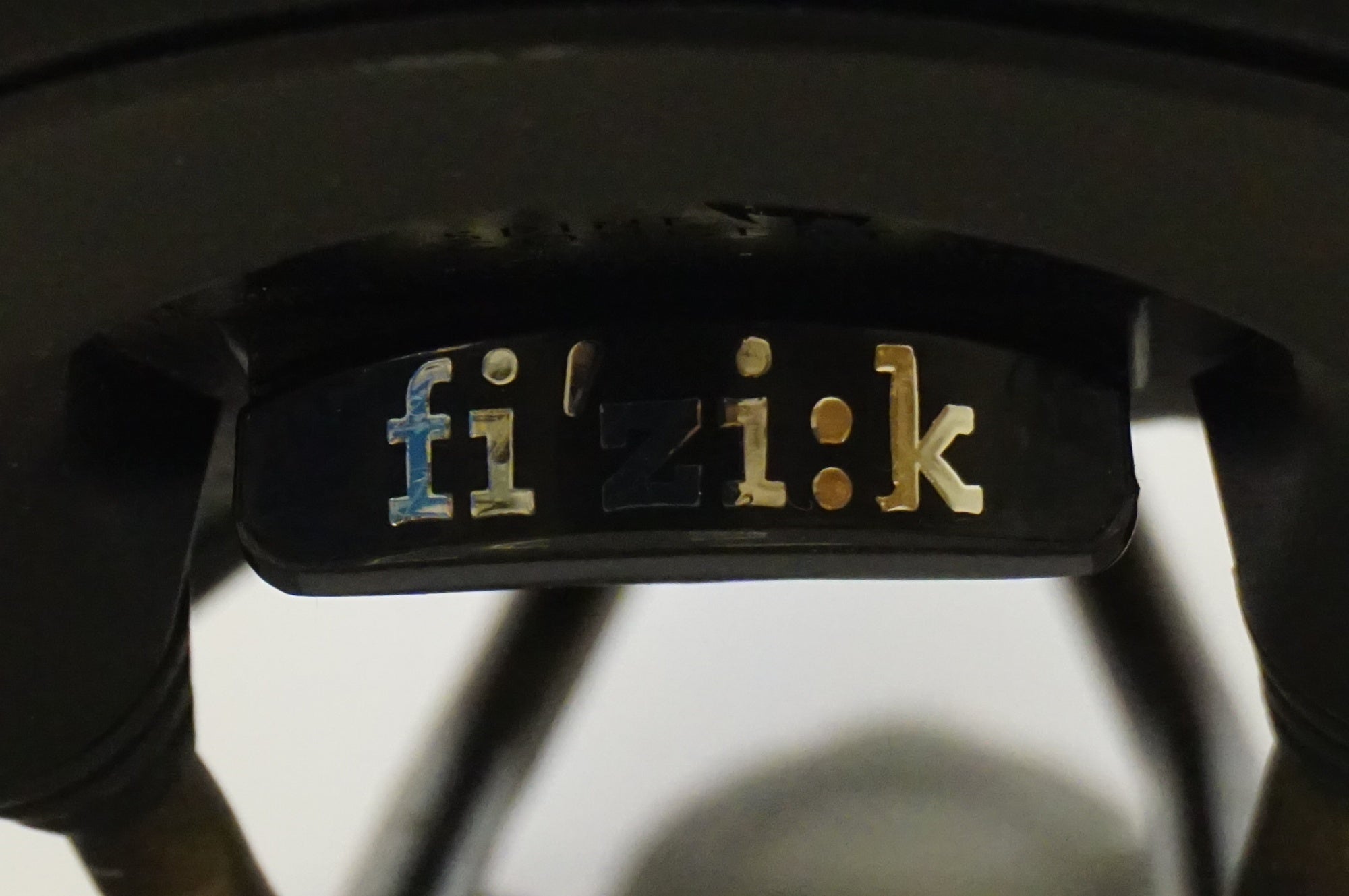 FIZIK 「フィジーク」 ALIANTE R3 OPEN KIUMレール サドル / 浜松店