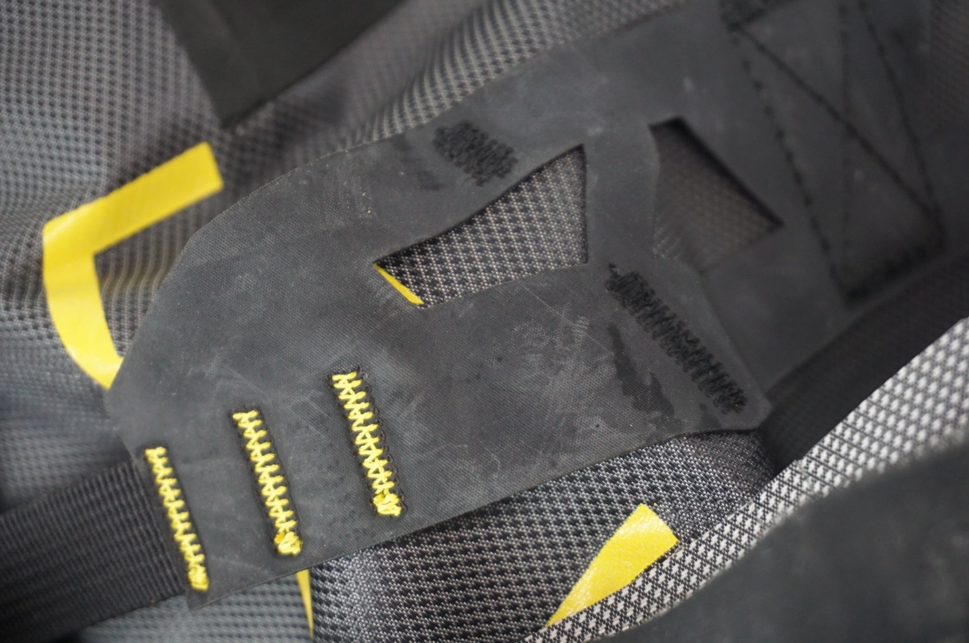 APIDURA 「アピデュラ」 エクスペディション 9L サドルパック / 阪急塚口店