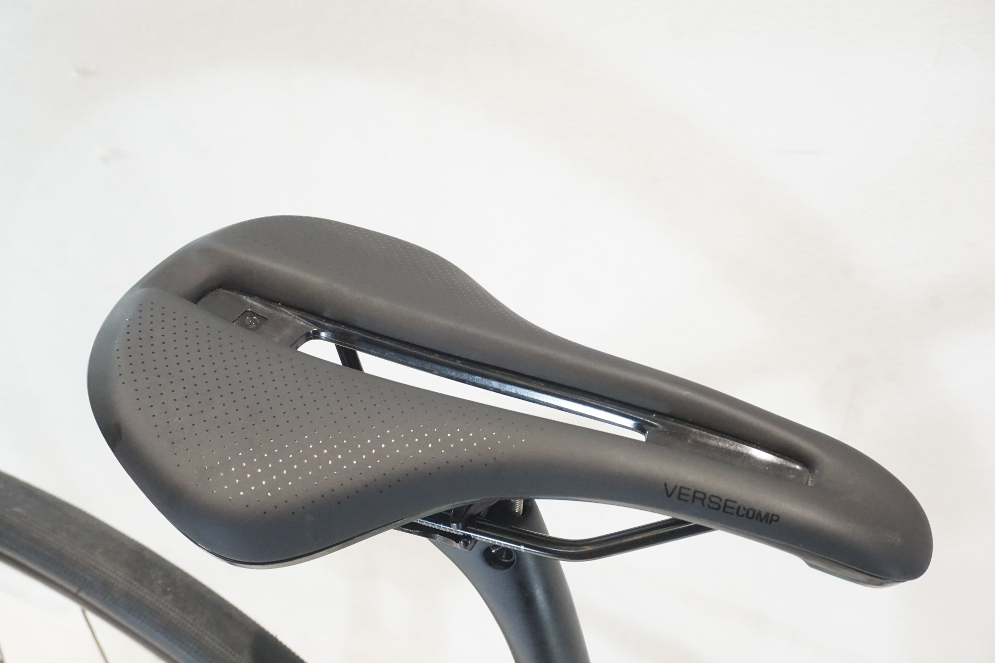 TREK 「トレック」 DOMANE AL4 DISC 2023年モデル ロードバイク / 横浜