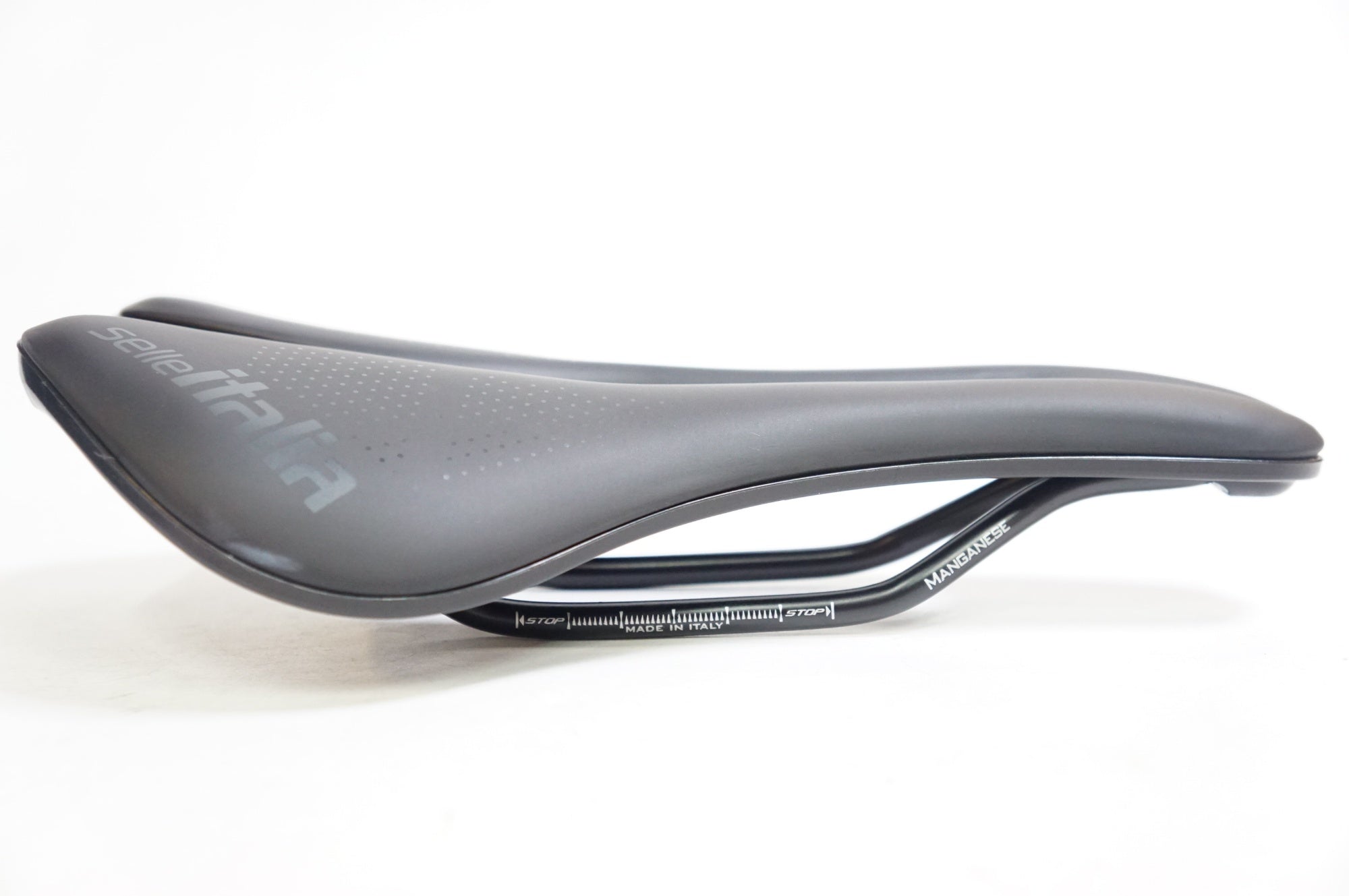 SELLE ITALIA 「セライタリア」 NOVUS BOOST EVO TM SUPERFLOW サドル