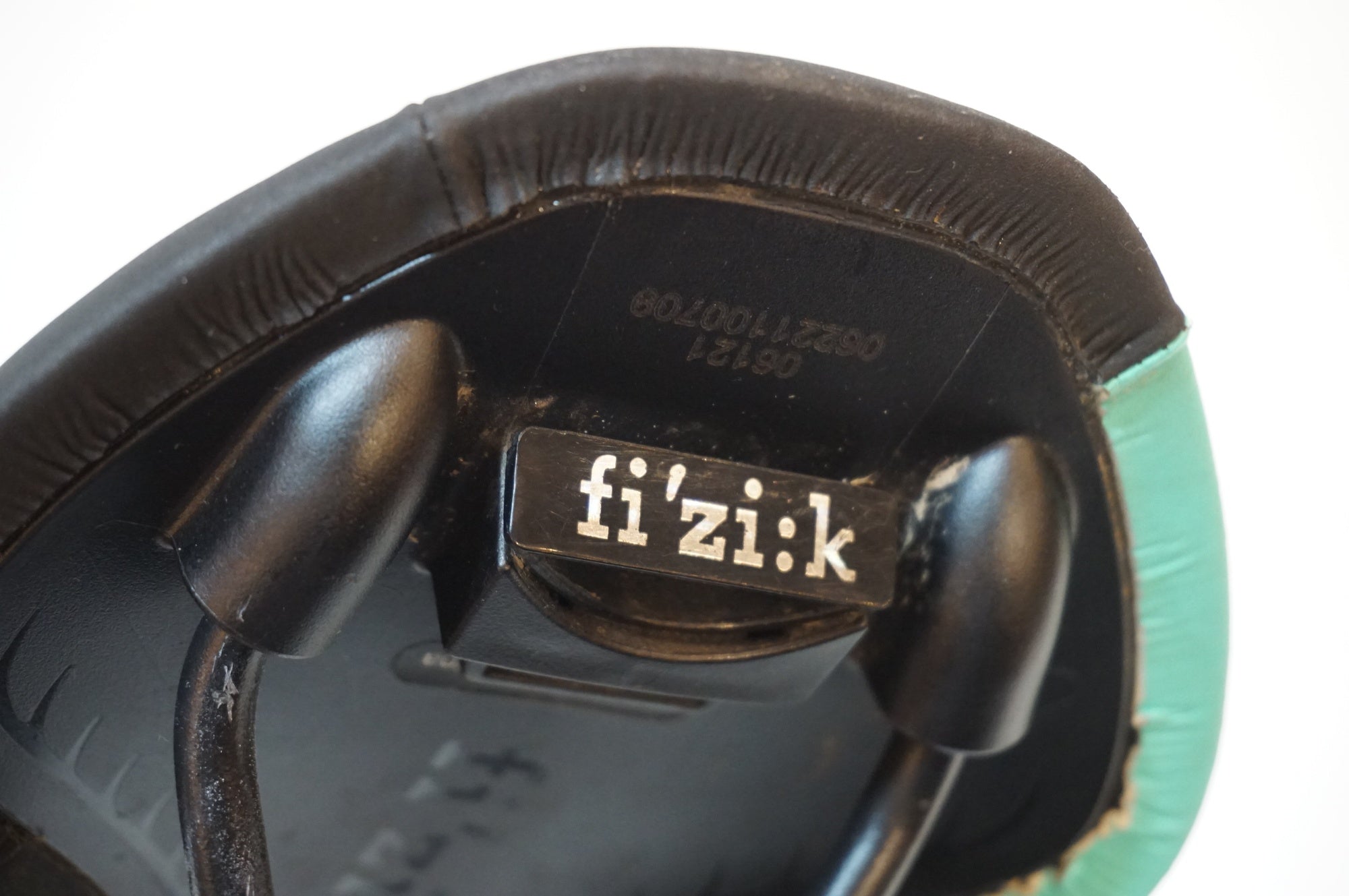 FIZIK 「フィジーク」 ANTARES R7 サドル / 浦和ベース