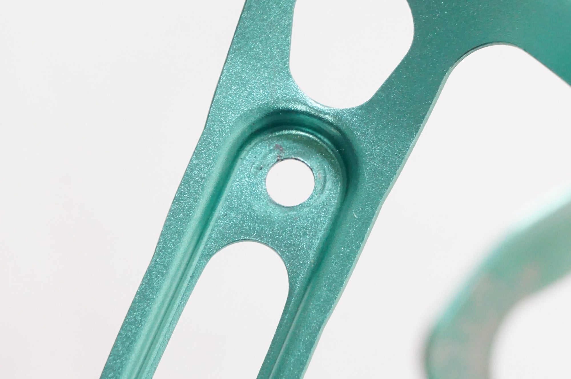 SUPACAZ 「スパカズ」 FLY CAGE ANO ボトルケージ / 熊谷本店