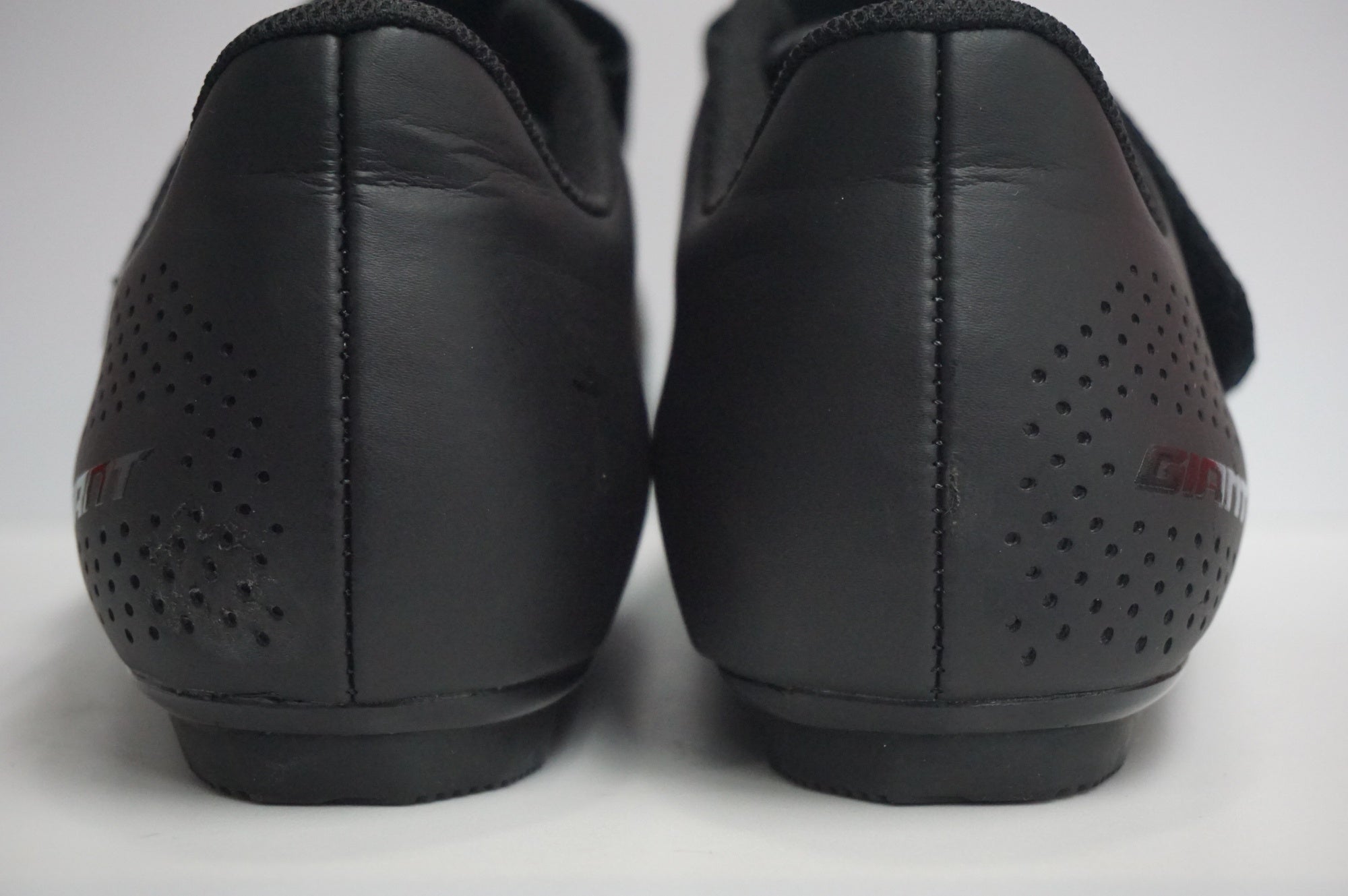 GIANT 「ジャイアント」 BOLT 41(26.5cm)サイズ シューズ / 福岡店