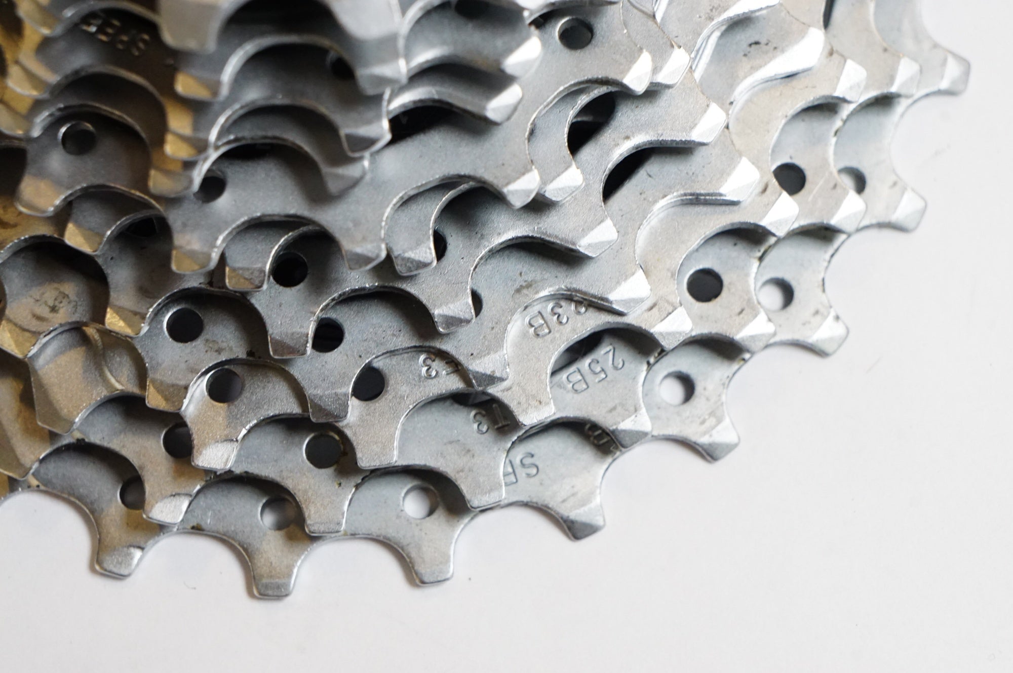CAMPAGNOLO 「カンパニョーロ」 CHORUS 12-27T スプロケット