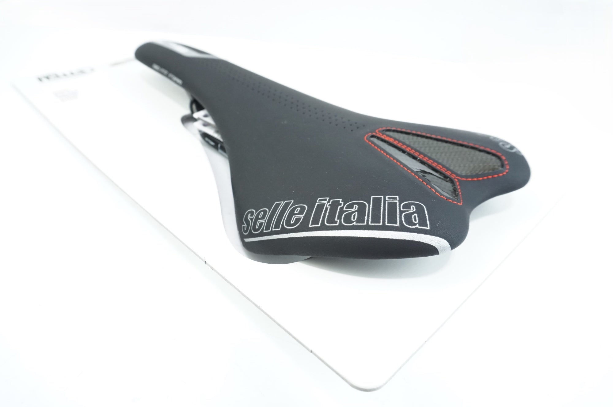 SELLE ITALIA 「セライタリア」 SLR KIT CARBONIO サドル / 中目黒店