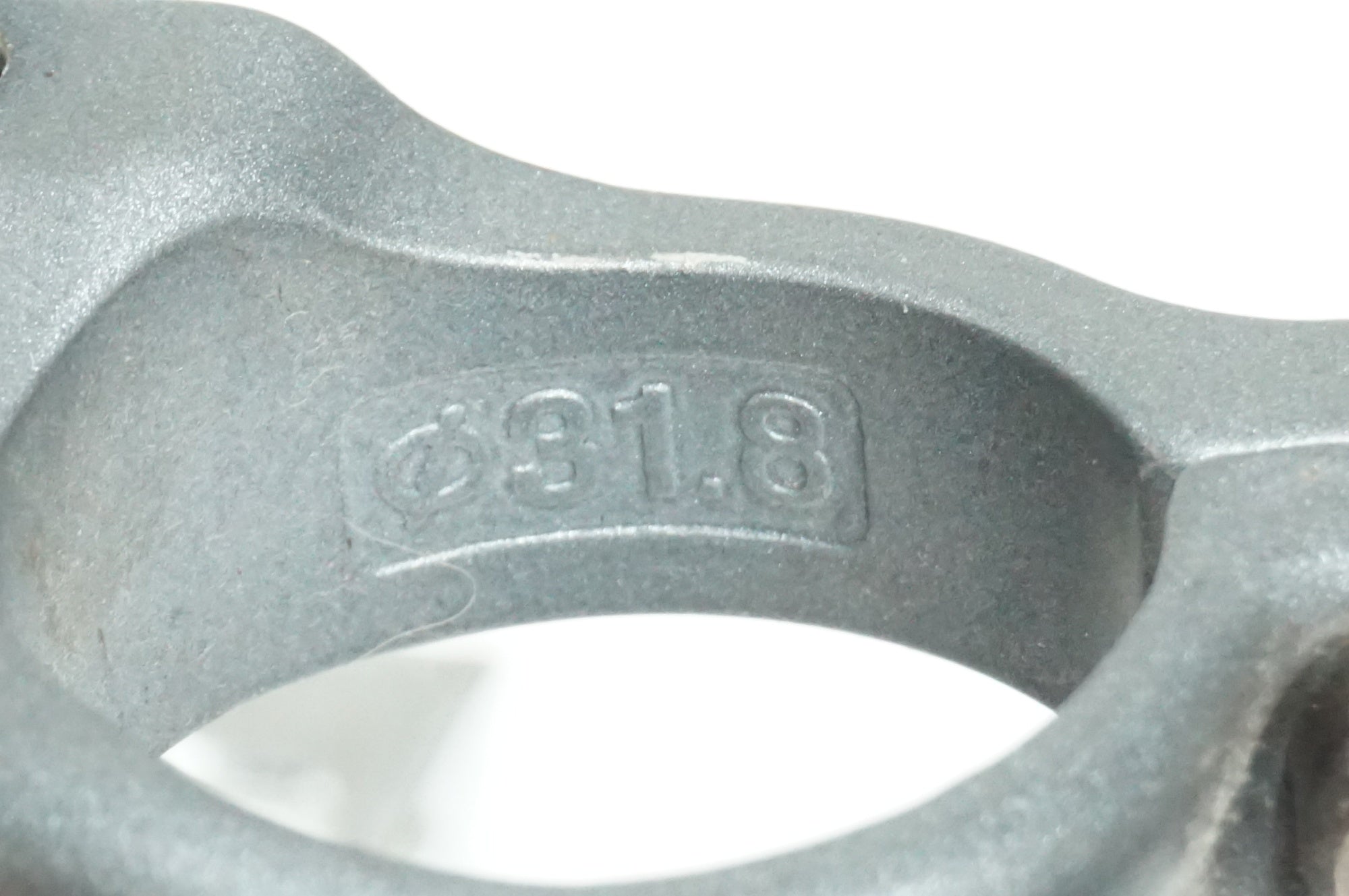 SHIMANO 「シマノ」 CLARIS FD-2400 φ31.8 フロントディレイラー / 大宮店
