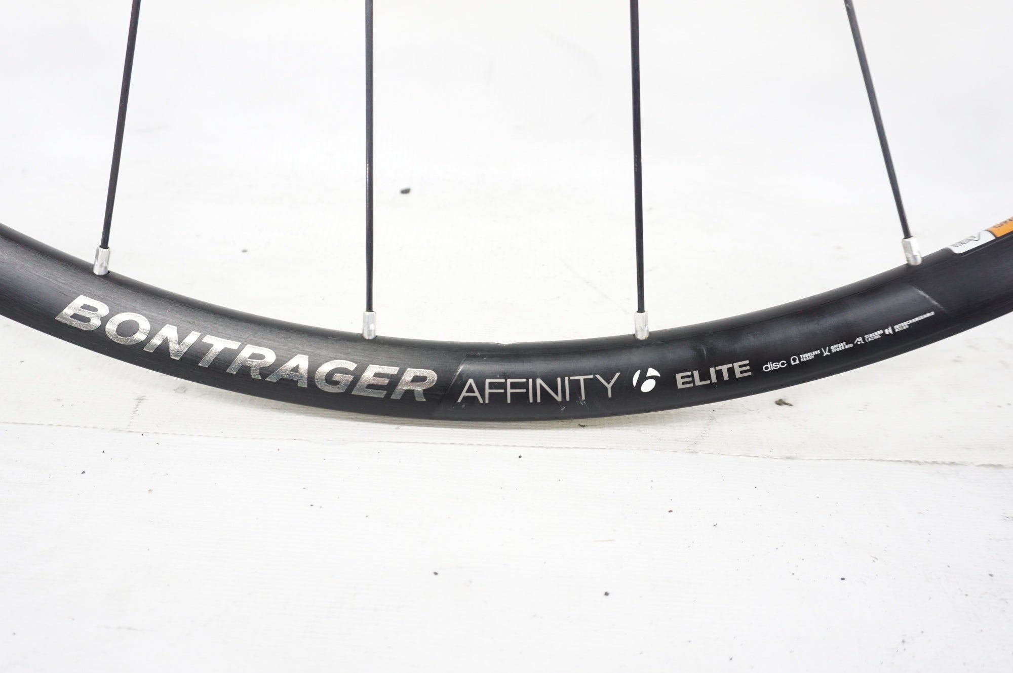 BONTRAGER 「ボントレガー」 AFFINITY ELITE DISC シマノ11速 ホイールセット / 阪急塚口店