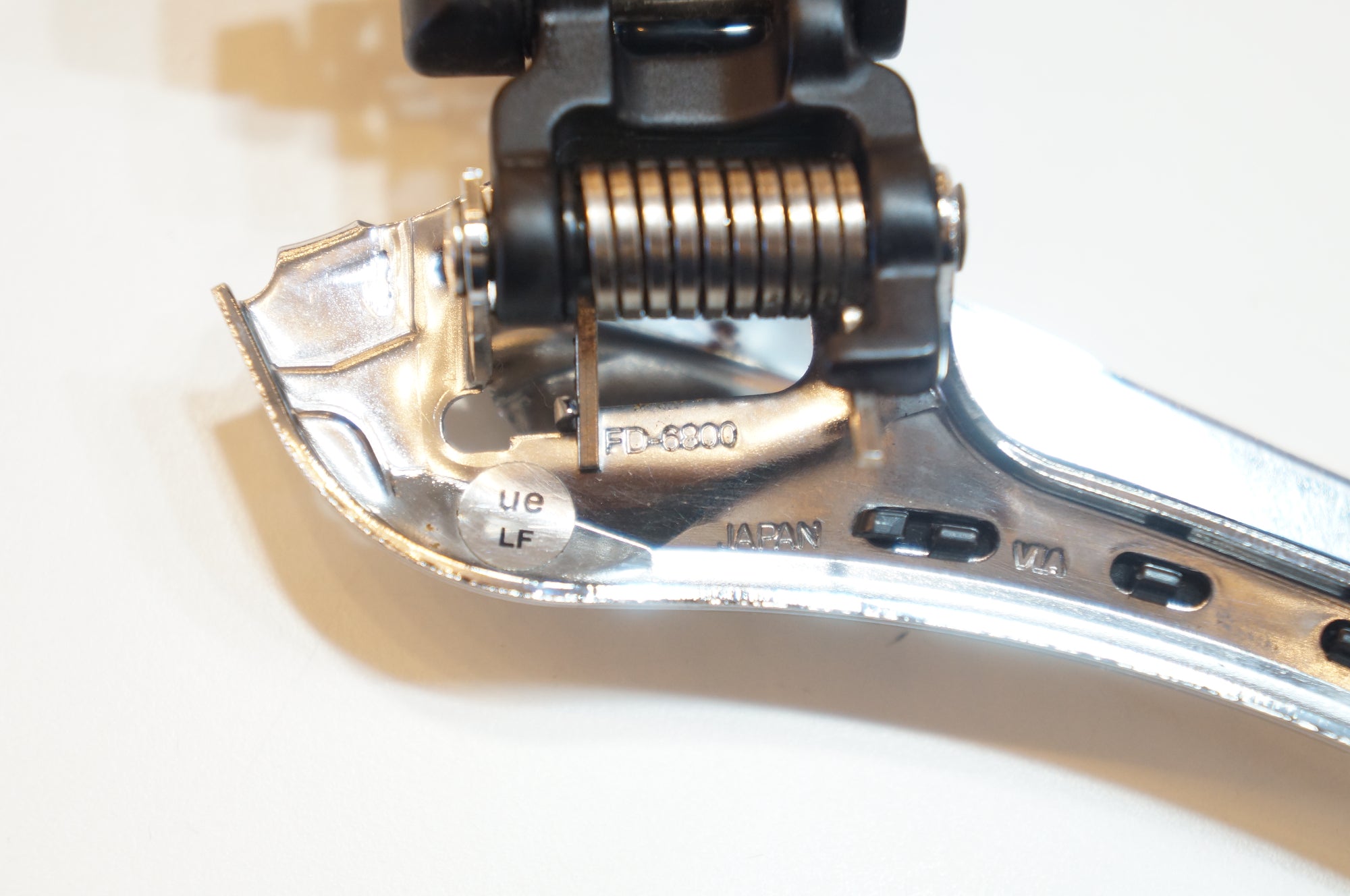 SHIMANO 「シマノ」 ULTEGRA FD-6800 フロントディレイラー / バイチャリ浦和ベース