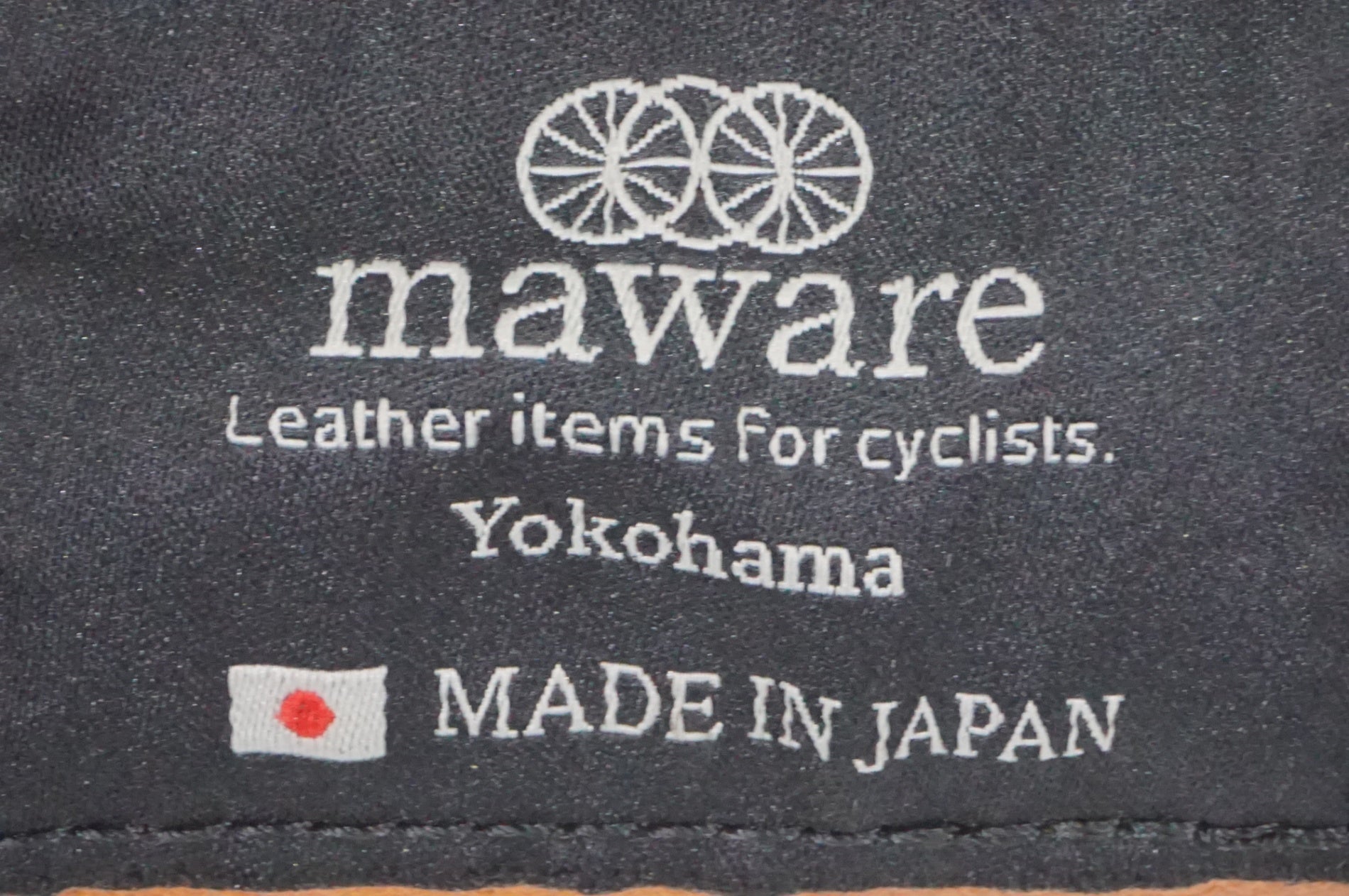 MAWARE 「マワレ」 レザーフレームカバー / AKIBA店