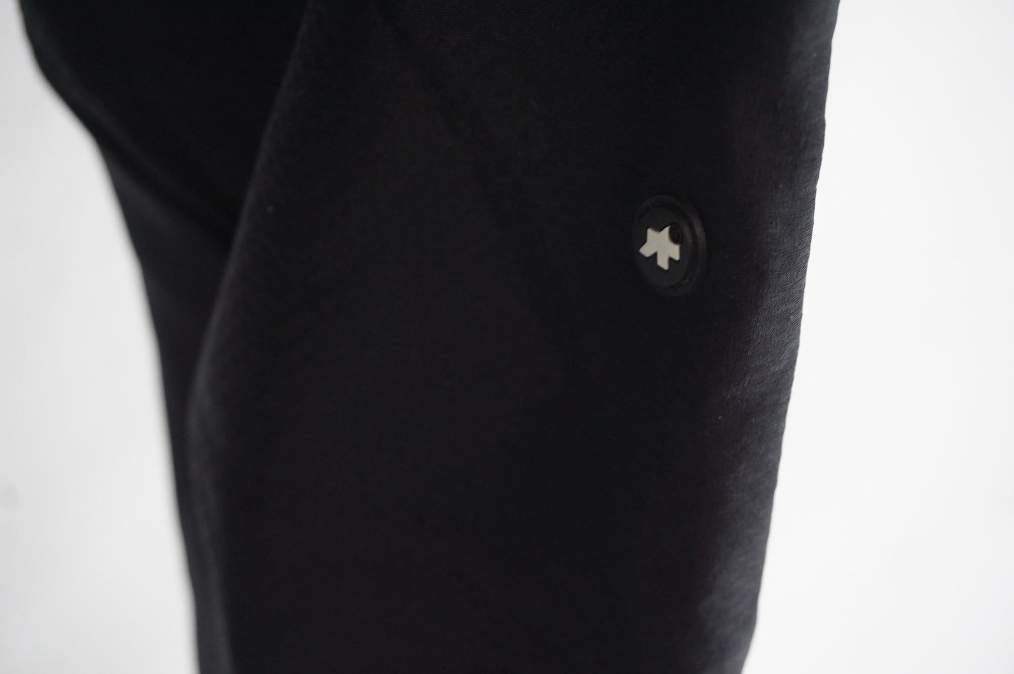 ASSOS 「アソス」 TK.TIBURU S7 Lサイズ ビブショーツ / 阪急塚口店